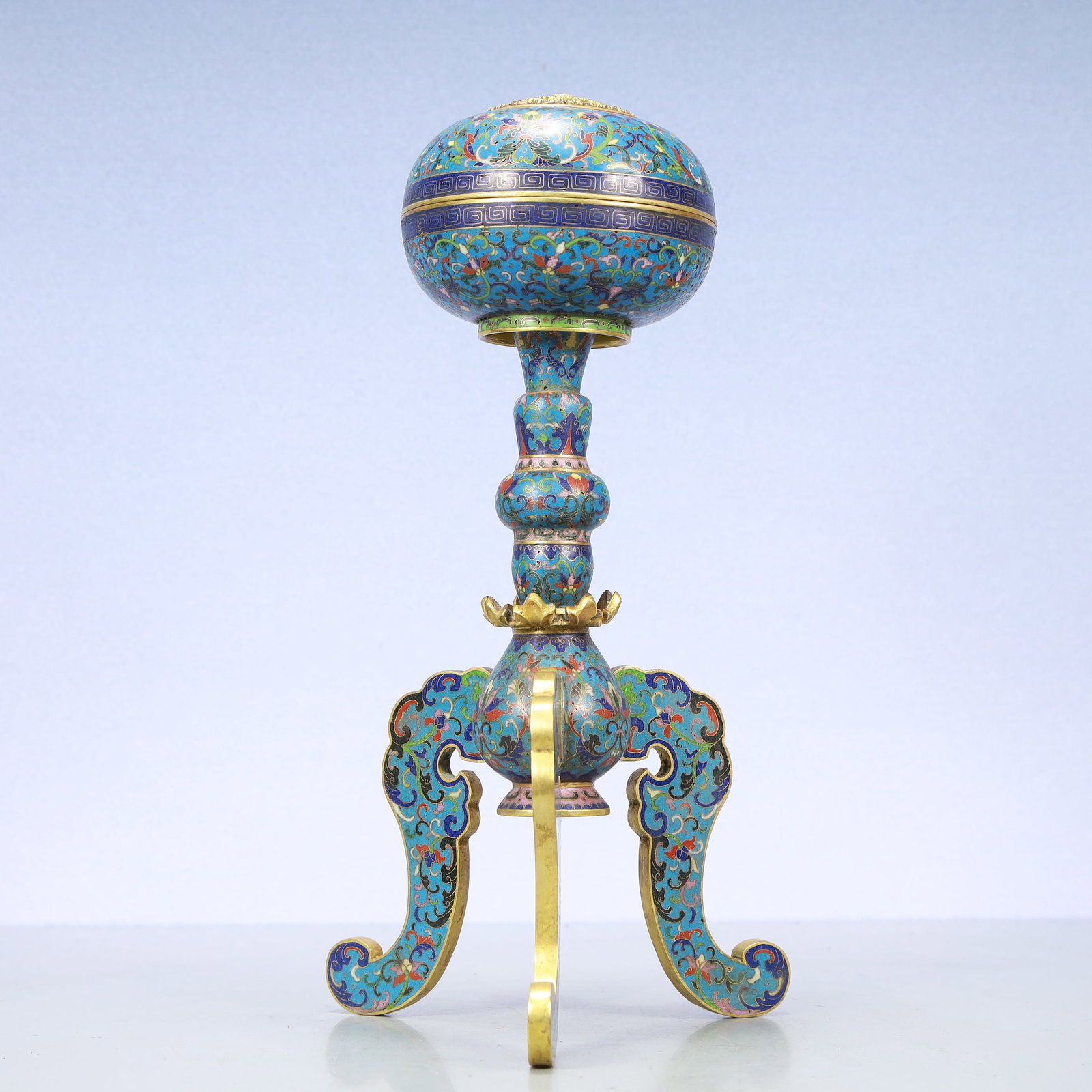 A Exquisite Cloisonne Lotus Pattern Censer: A Exquisite Cloisonne Lotus Pattern Censer Qing Dynasty, China Qianlong Four-character Mark Size:7.1inx13.4in Weight:1750g景泰蓝缠枝莲纹香炉 È