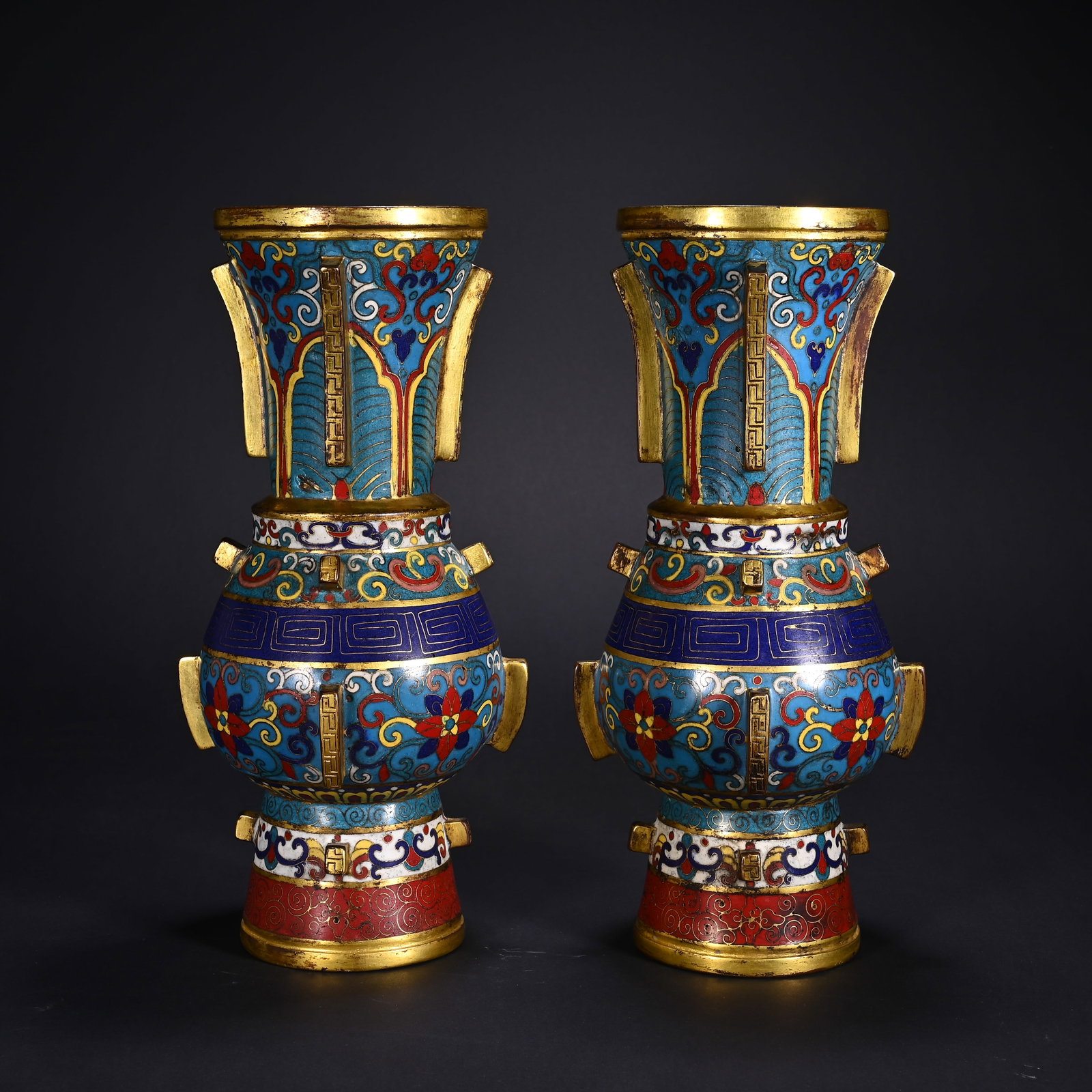 A Pair of Exquisite Cloisonne Lotus Pattern Vases: A Pair of Exquisite Cloisonne Lotus Pattern Vases,Qing Dynasty, China,Qianlong Six-character Mark,Size:10.3inx4.7in,Total Weight:2700g一对景泰蓝缠枝莲&#