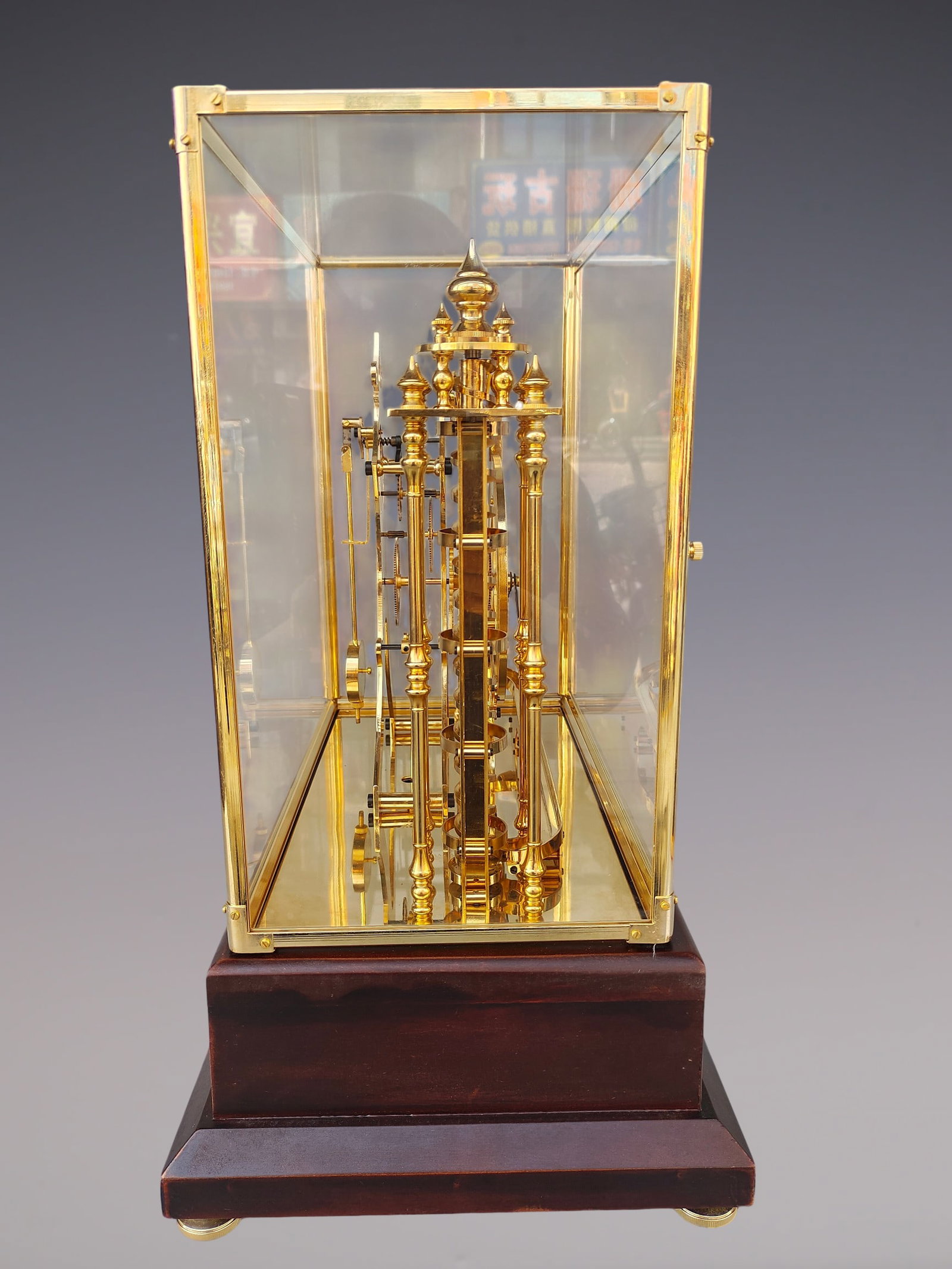 An Exquisite Gilt Bronze Flower Pattern Clock - 3