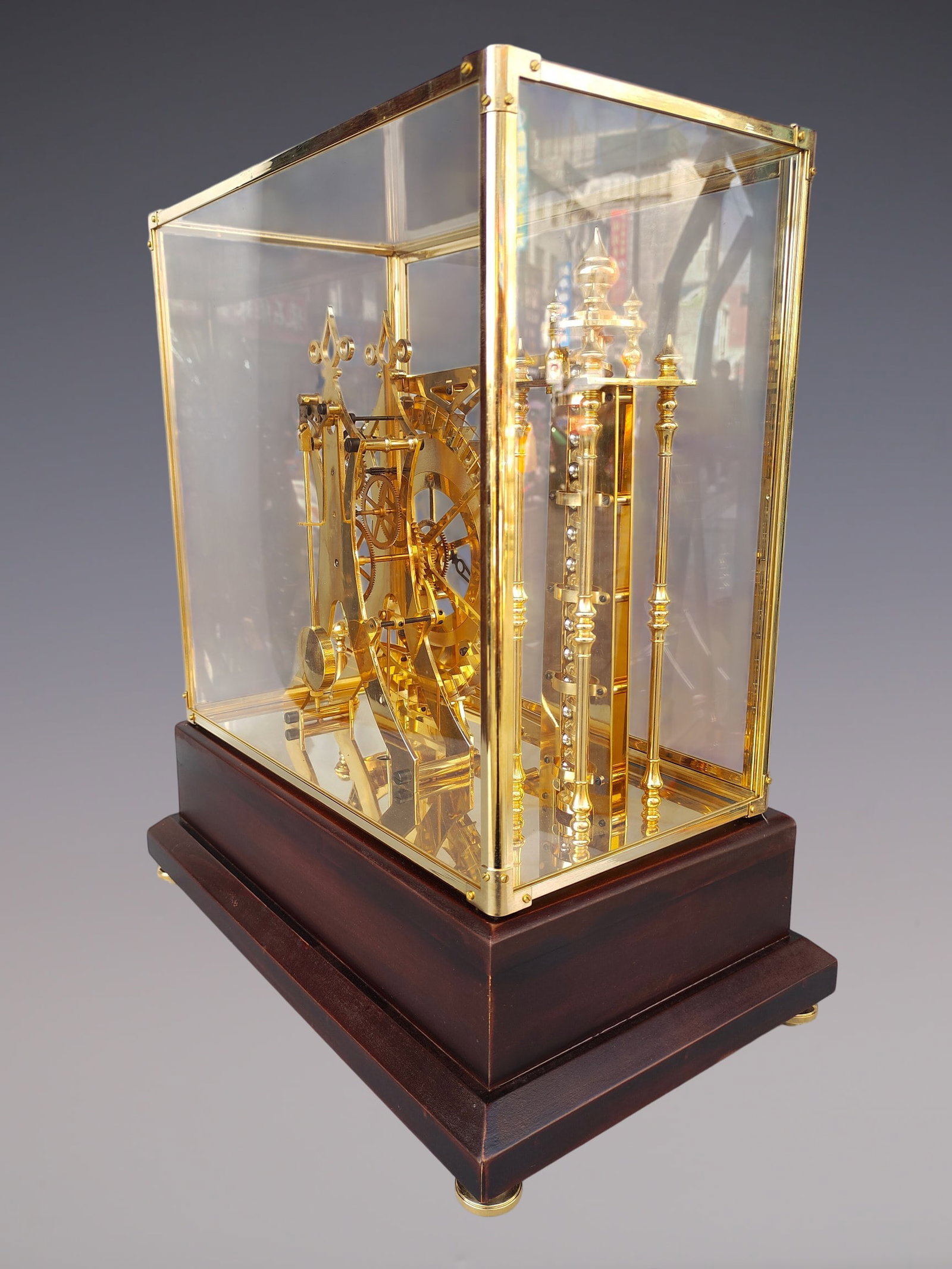An Exquisite Gilt Bronze Flower Pattern Clock - 4