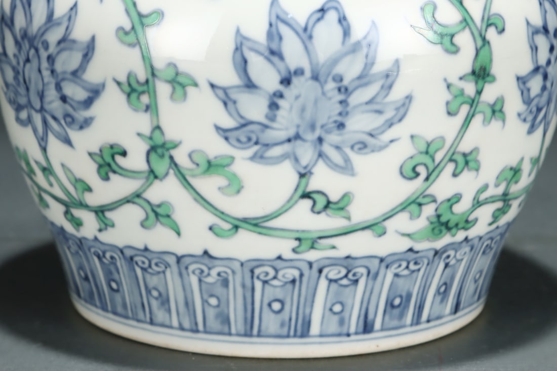 An Exquisite Doucai Lotus Pattern Jar - 5