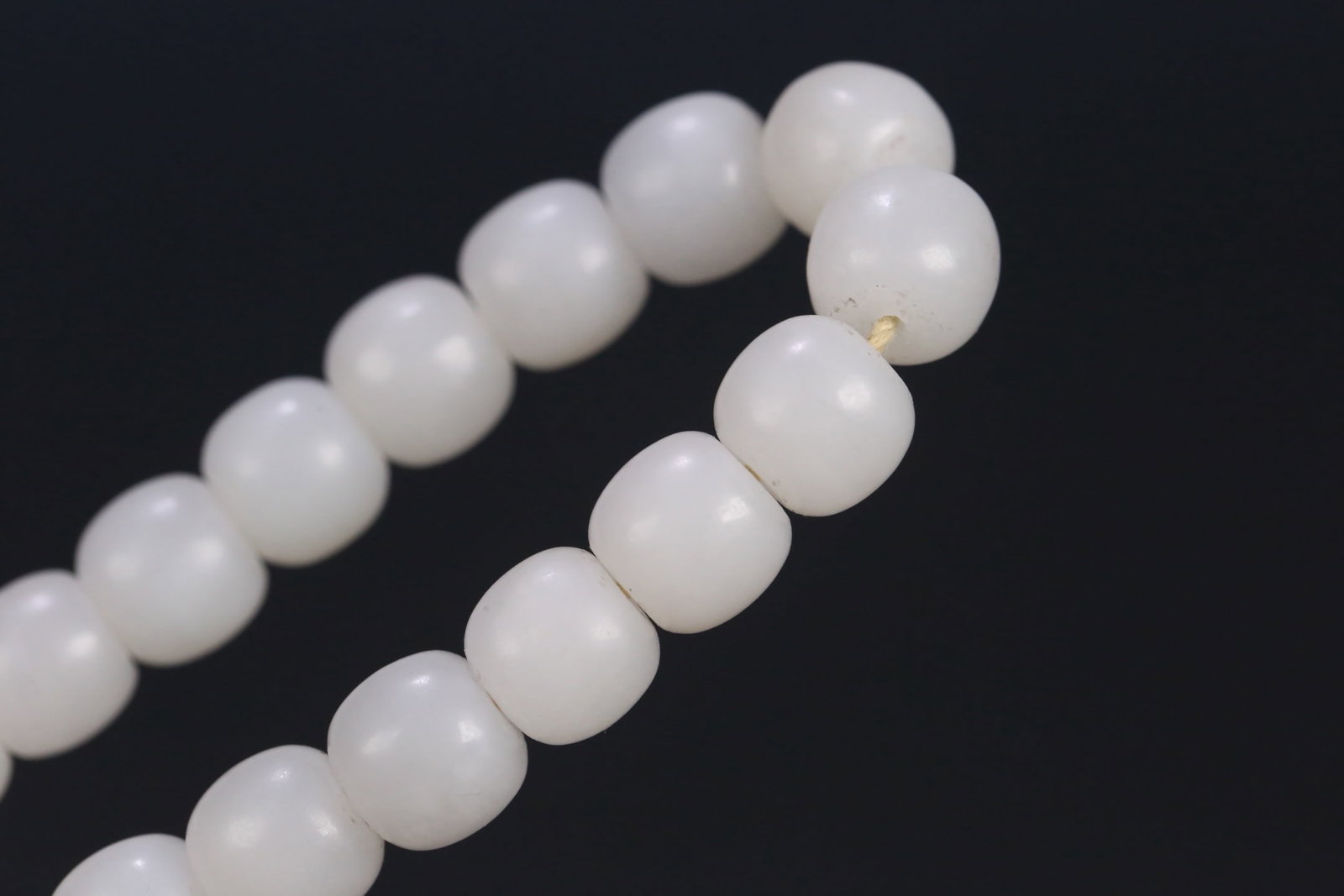 An Exquisite White Jade Bracelets - 7