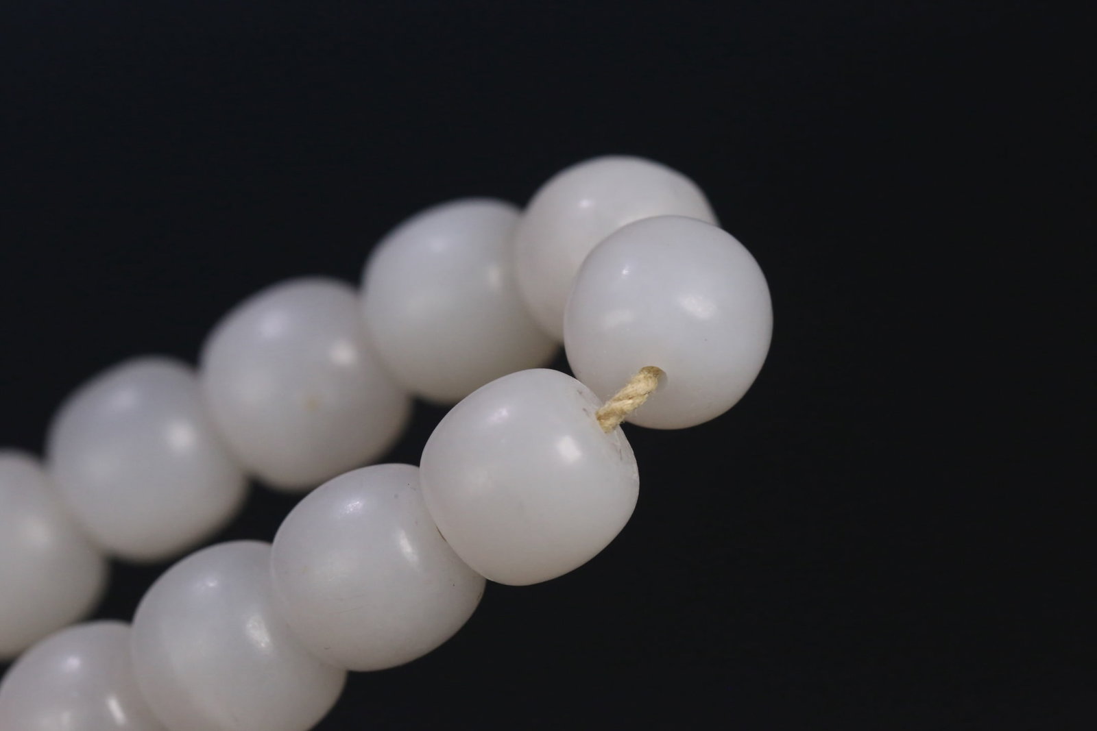 An Exquisite White Jade Bracelets - 9