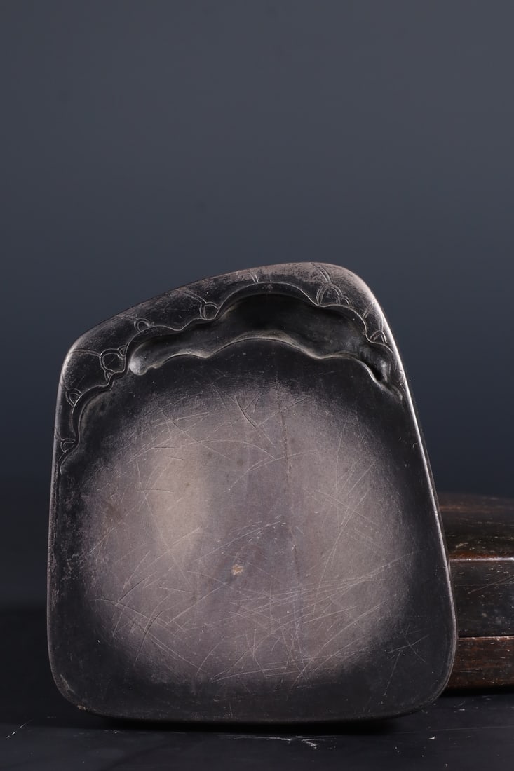 An Exquisite Lotus Leaf Pattern Inkstone - 5