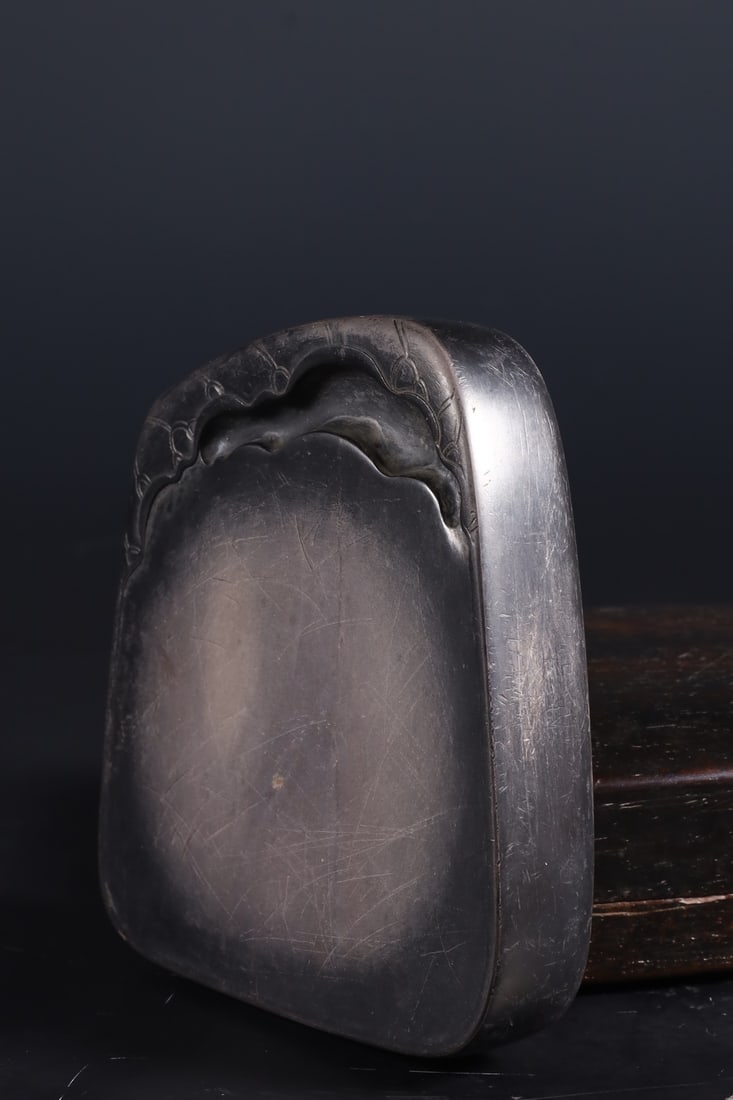 An Exquisite Lotus Leaf Pattern Inkstone - 6