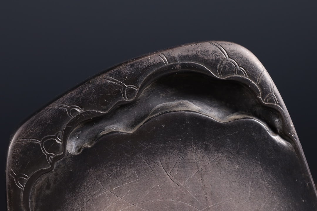 An Exquisite Lotus Leaf Pattern Inkstone - 7