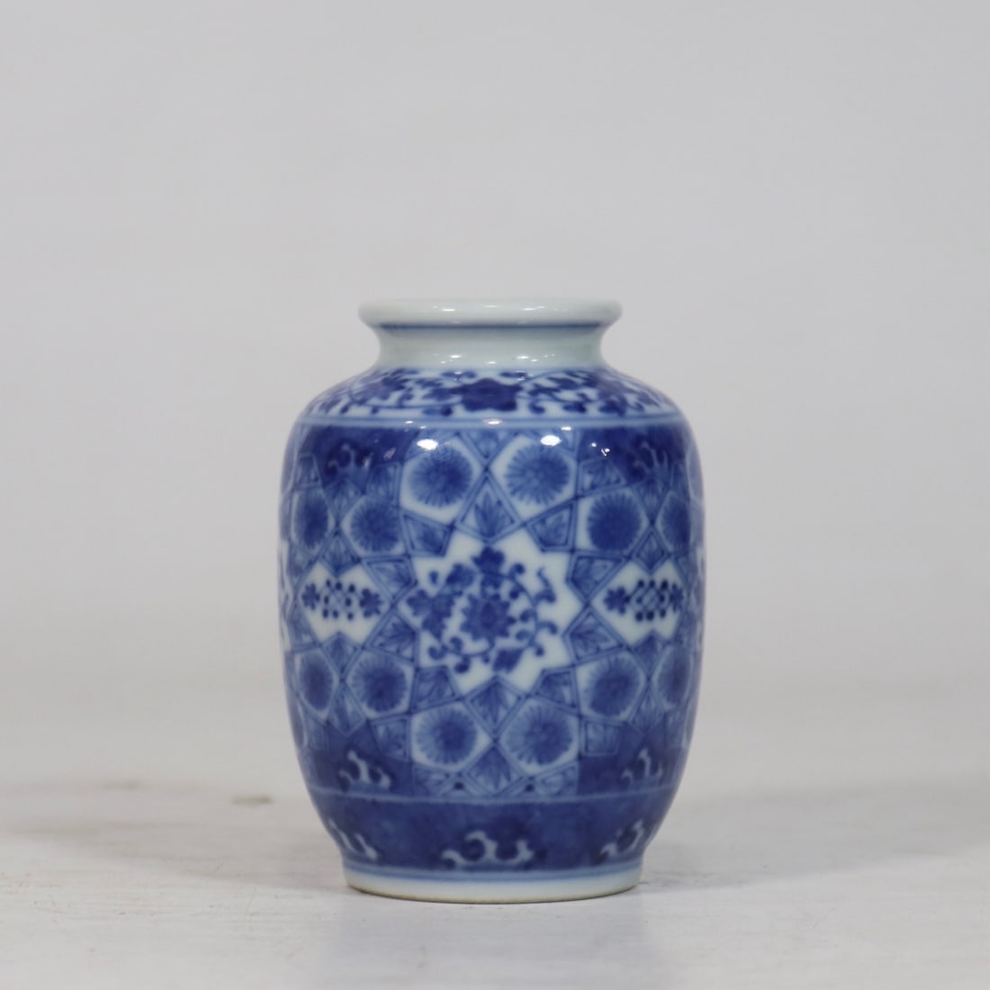 An Exquisite Blue and White Flower Pattern Jar: An Exquisite Blue and White Flower Pattern Jar,Qing Dynasty,China,Yongzheng Six-character