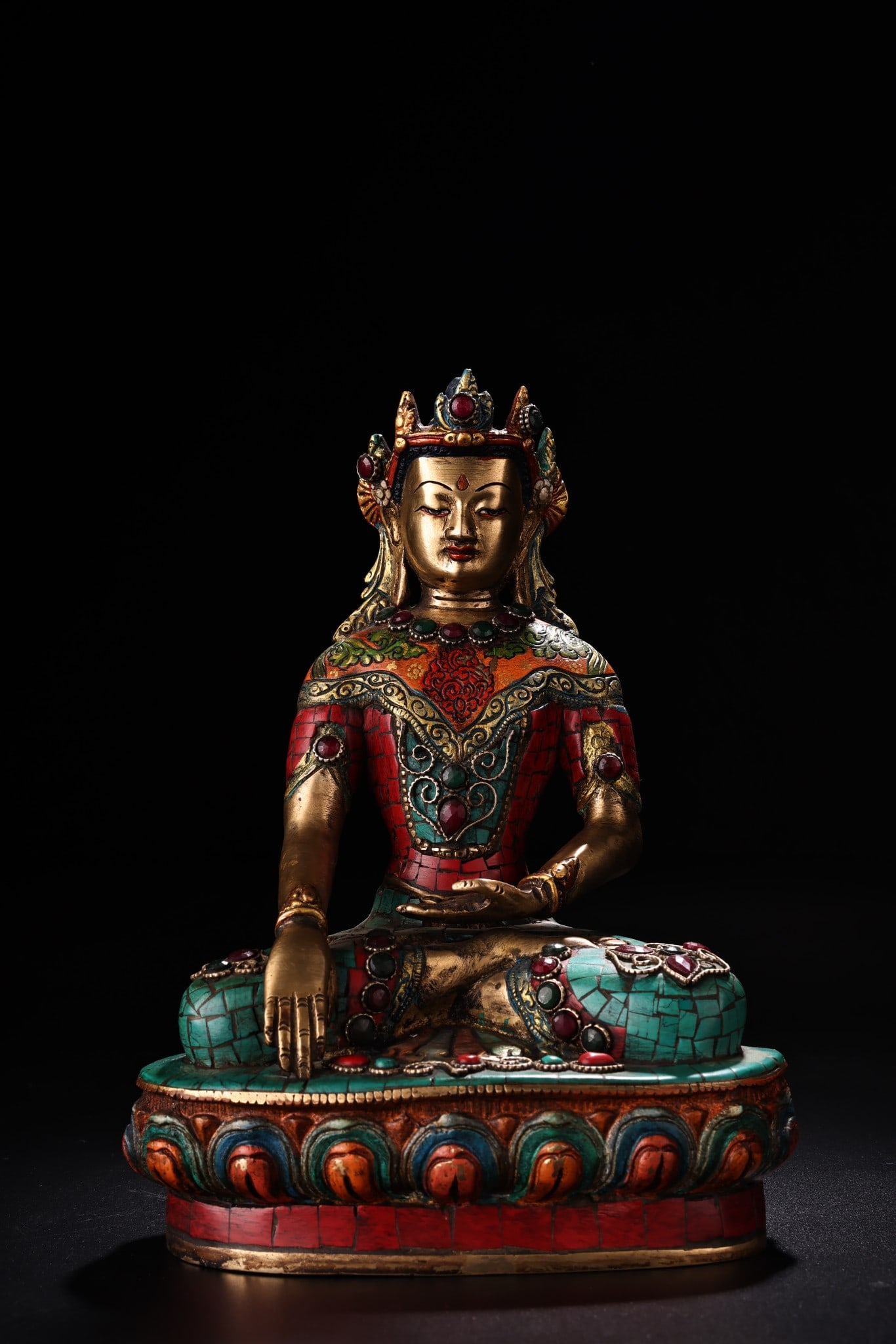 A Solemn Gilt Bronze Inlaid Gems Painted Color Statue of Sakyamuni: A Solemn Gilt Bronze Inlaid Gems Painted Color Statue of Sakyamuni,Qing Dynasty, China,Size:10.2inx6.7in,Weight:3000g铜鎏金镶宝石彩绘释迦