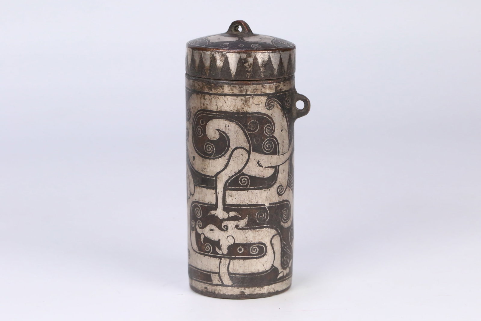 An Exquisite Bronze Inlaid Gold and Silver Chi-Dragon Pattern Bottle: An Exquisite Bronze Inlaid Gold and Silver Chi-Dragon Pattern Bottle,Han Dynasty,