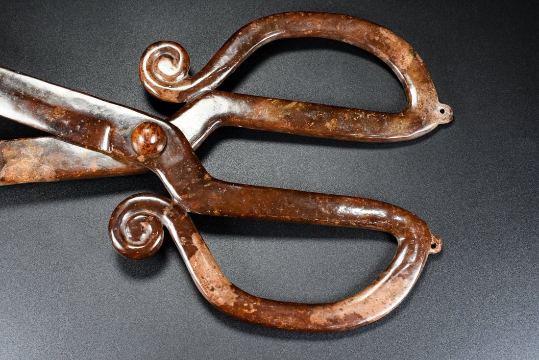 A Rare White Jade Scissors - 3