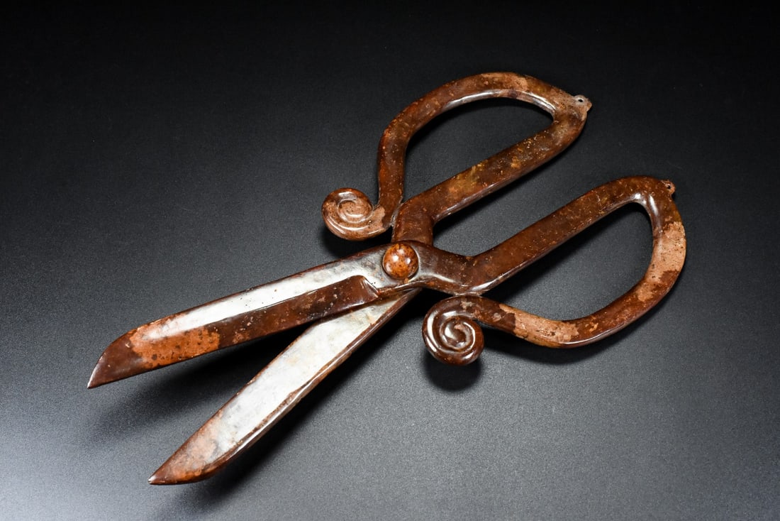 A Rare White Jade Scissors - 4