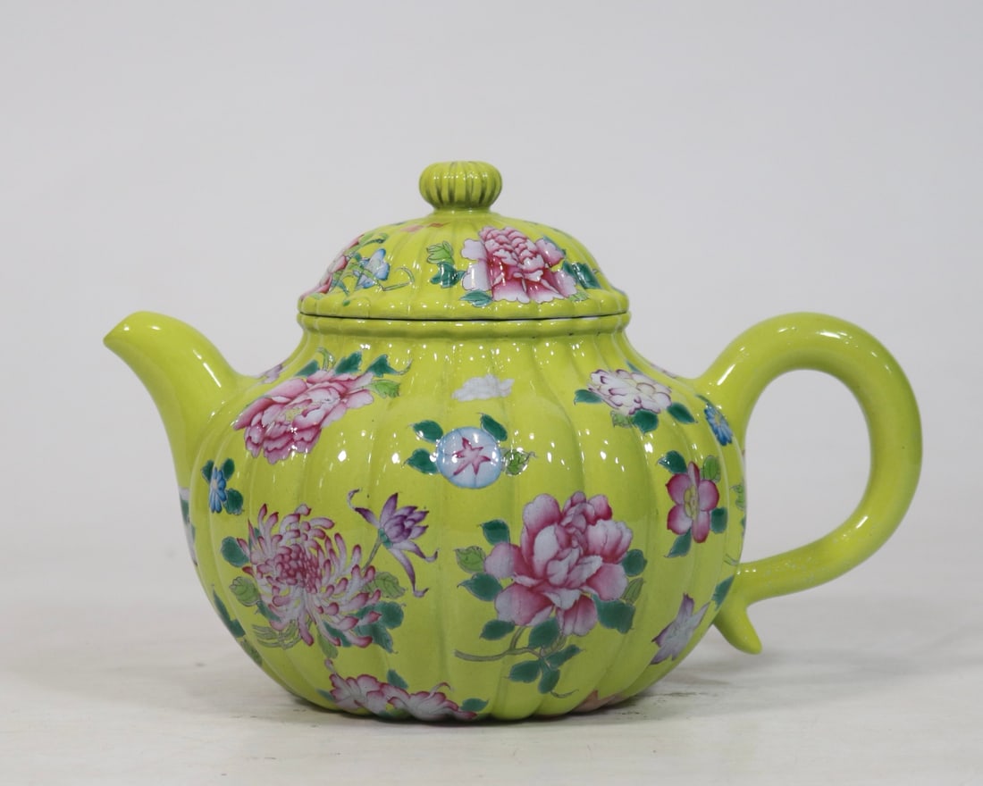 An Exquisite Yellow Ground Famille-Rose Flower Pattern Teapot: An Exquisite Yellow Ground Famille-Rose Flower Pattern Teapot,Qing Dynasty,China,With