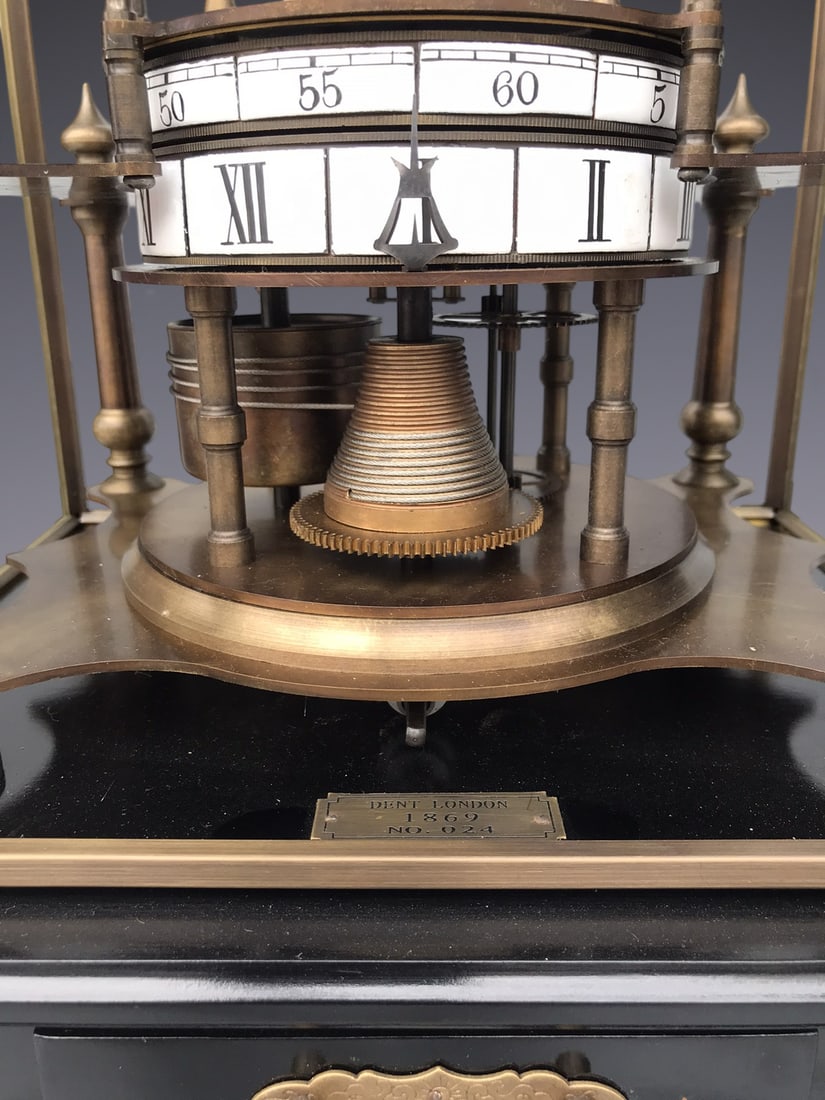 An Exquisite Bronze Clock - 8