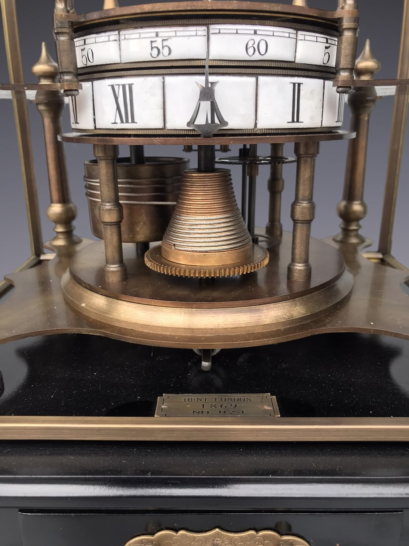 An Exquisite Bronze Clock - 9