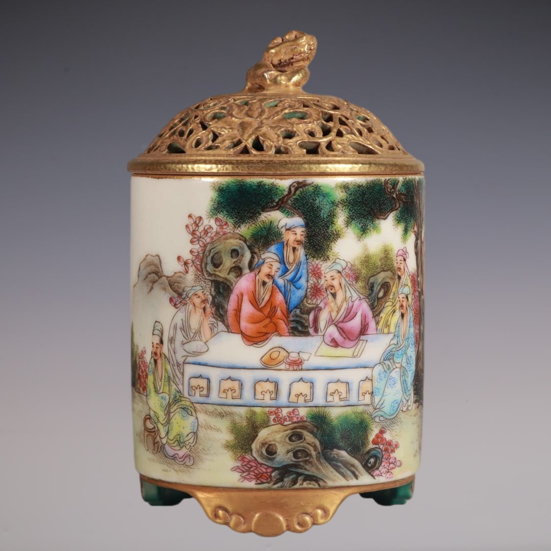 An Exquisite Enamel Character and Story Pattern Censer: An Exquisite Enamel Character and Story Pattern Censer Qing Dynasty, China Qianlong Four-character Mark Size:5.5inx3.1in珐琅彩人物三足香薰 中