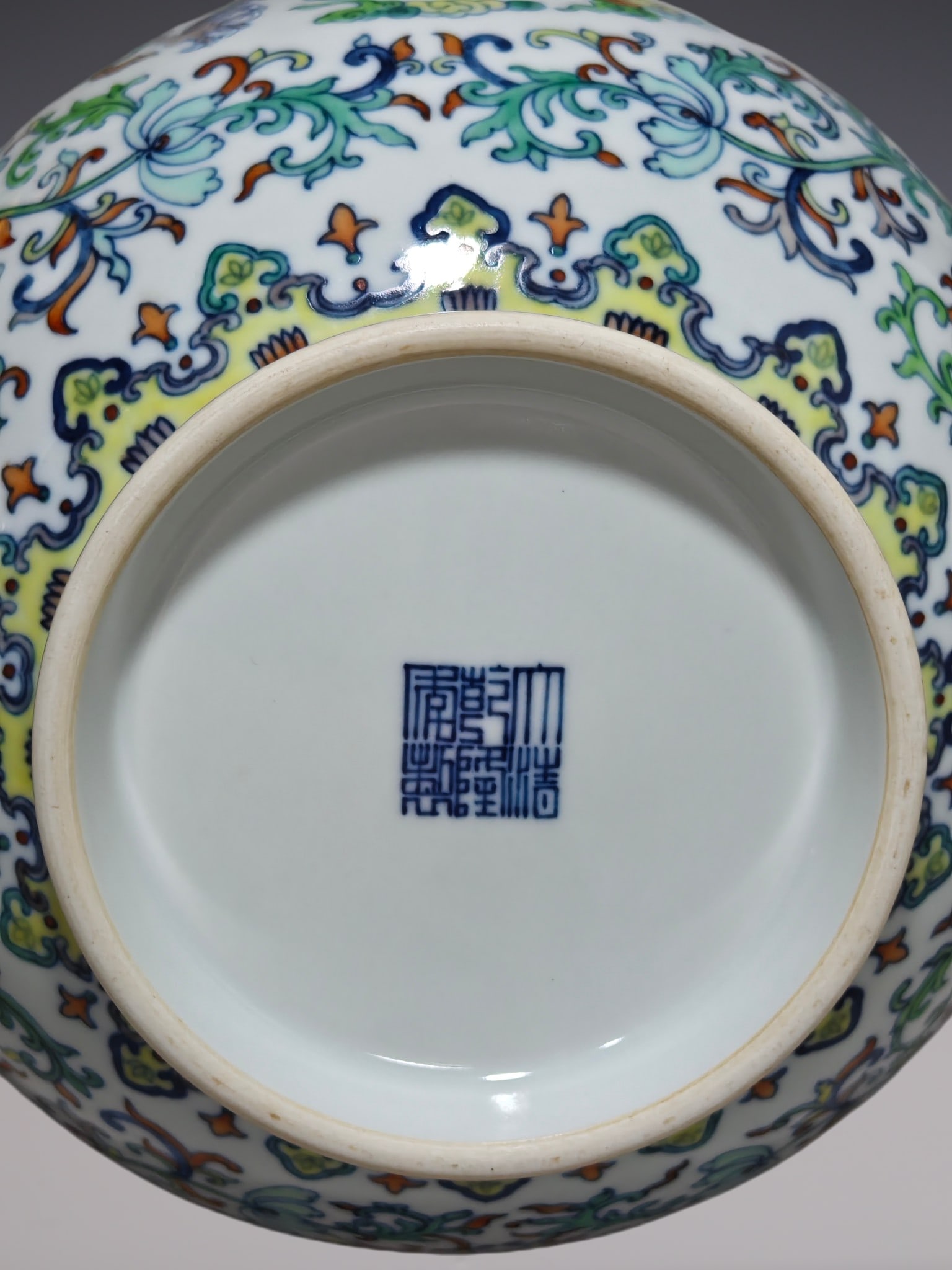 An Exquisite Doucai Lotus Pattern Dragon Pattern Vase - 7