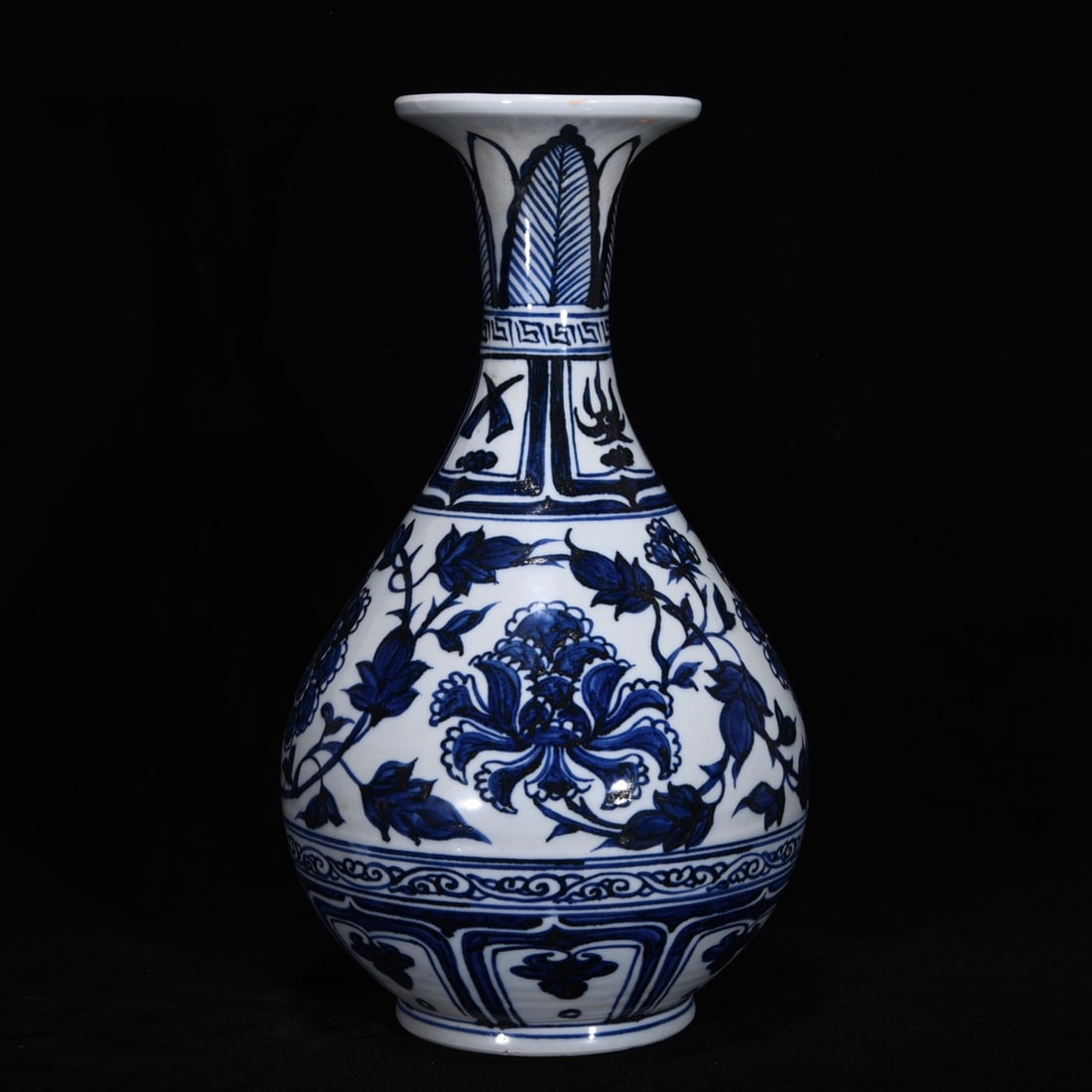 An Exquisite Blue and White Lotus Pattern Vase: An Exquisite Blue and White Lotus Pattern Vase Yuan Dynasty, China Size:13.4inx7.5in青花牡丹纹玉壶春瓶 中国元代
