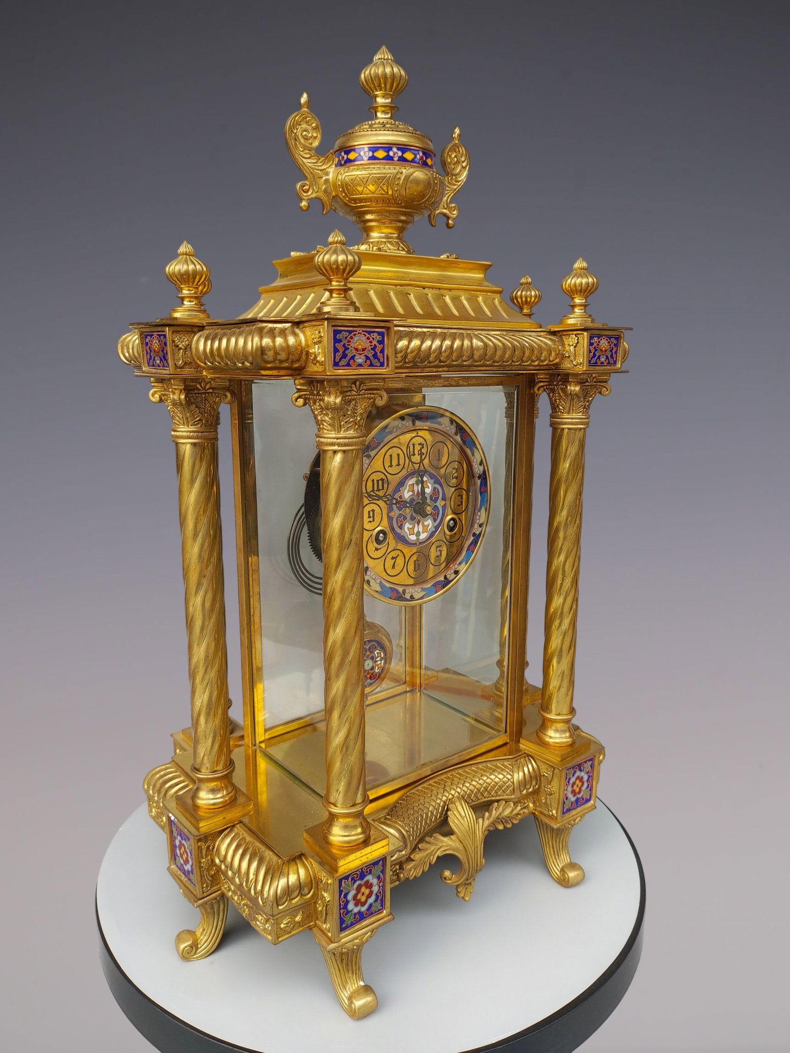 An Exquisite Gilt Bronze Flower Pattern Clock - 2