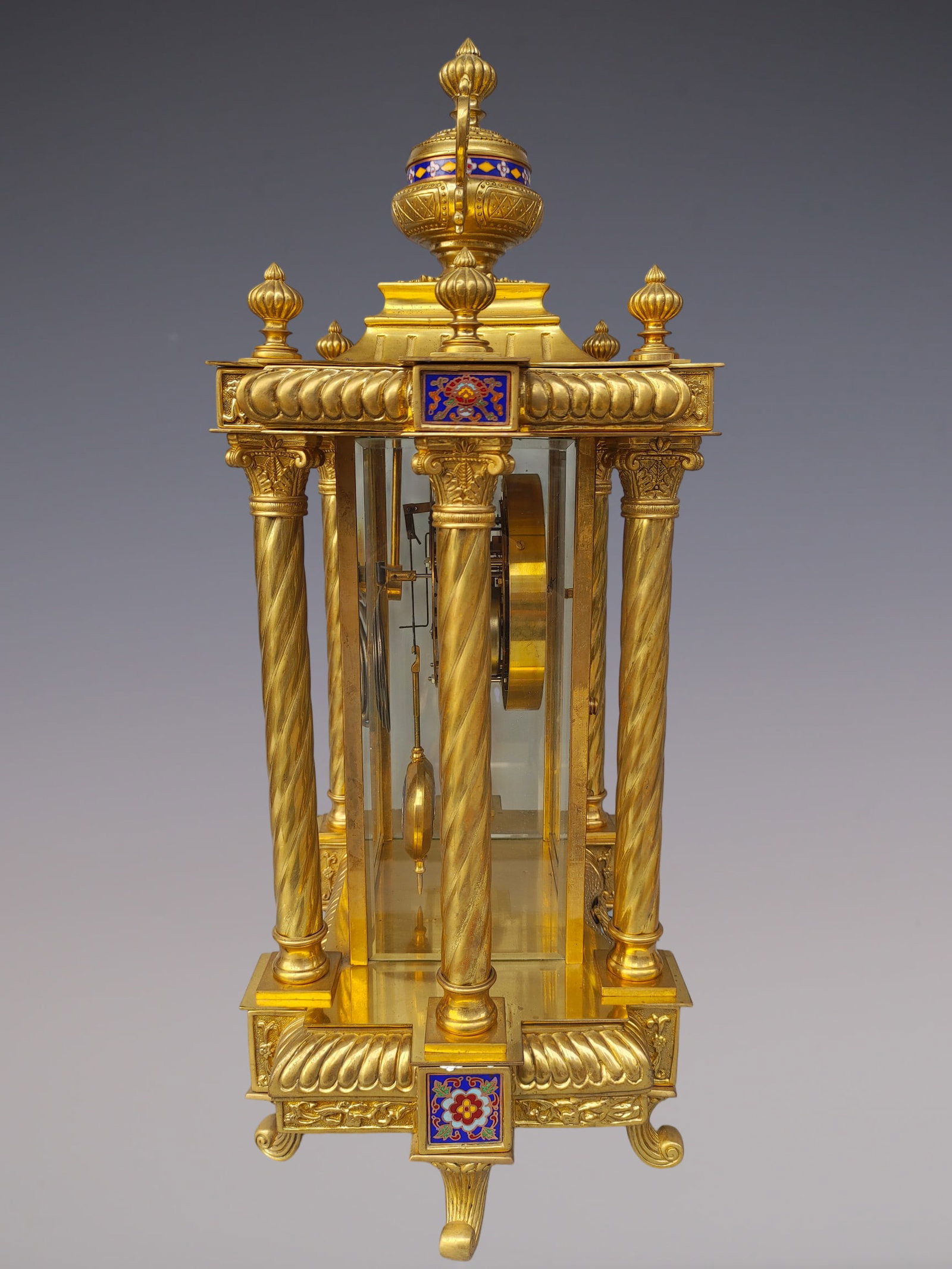 An Exquisite Gilt Bronze Flower Pattern Clock - 3