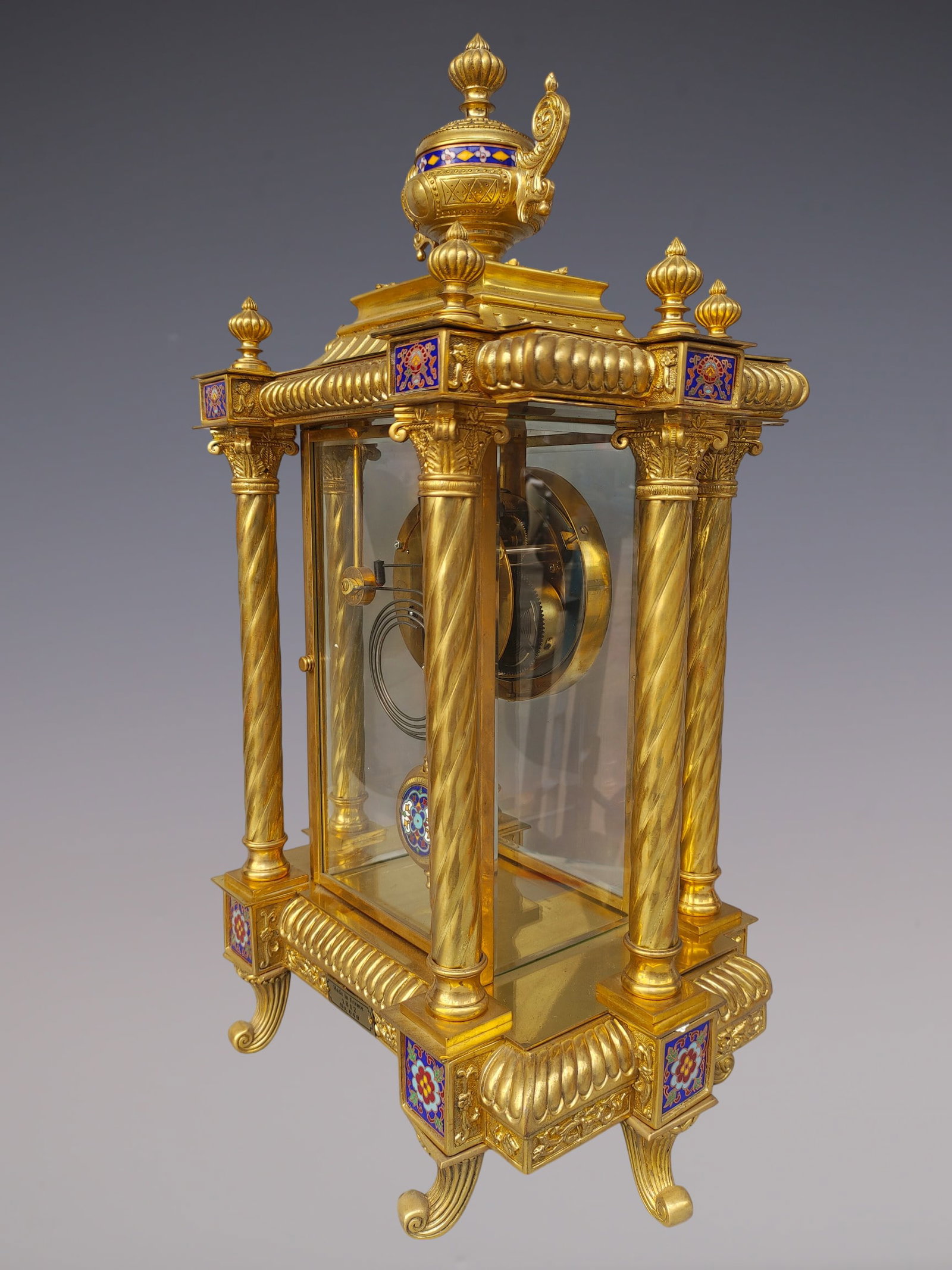An Exquisite Gilt Bronze Flower Pattern Clock - 4