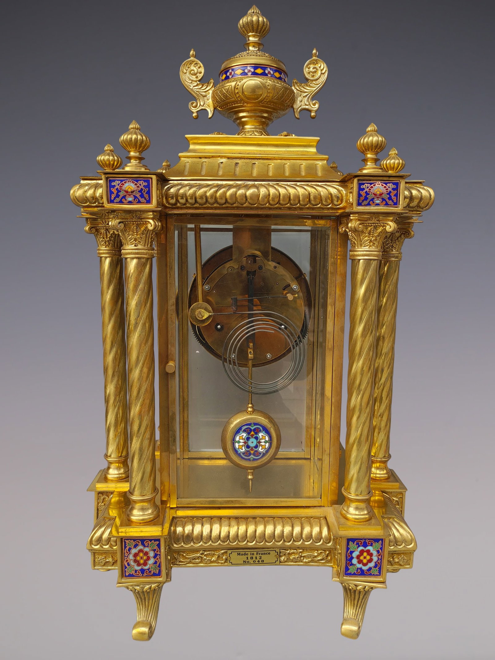 An Exquisite Gilt Bronze Flower Pattern Clock - 5