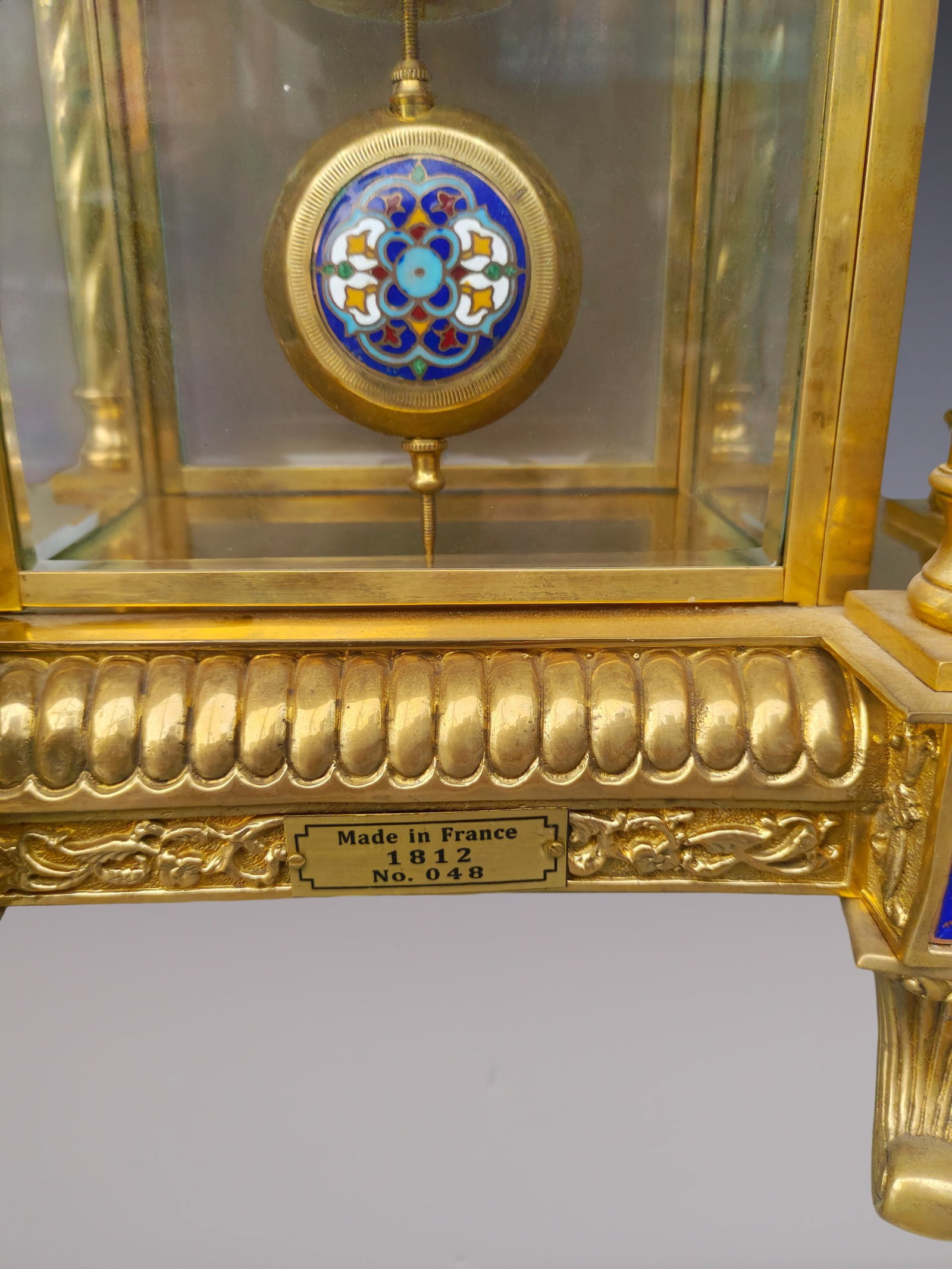An Exquisite Gilt Bronze Flower Pattern Clock - 8
