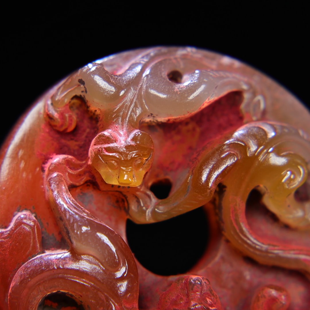 An Exquisite Agate Chi-Dragon Pattern Pendant - 9