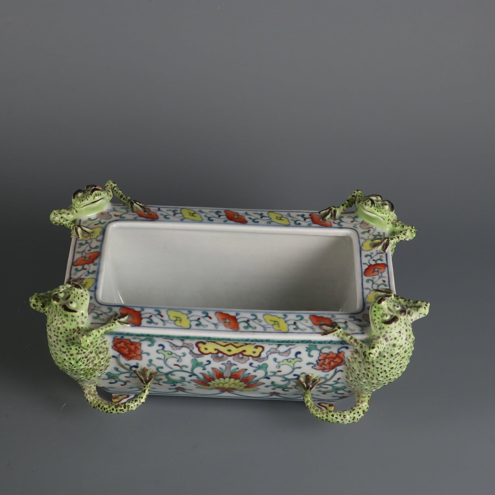 An Exquisite Doucai Lotus Pattern Golden Toad Pattern Basin - 5