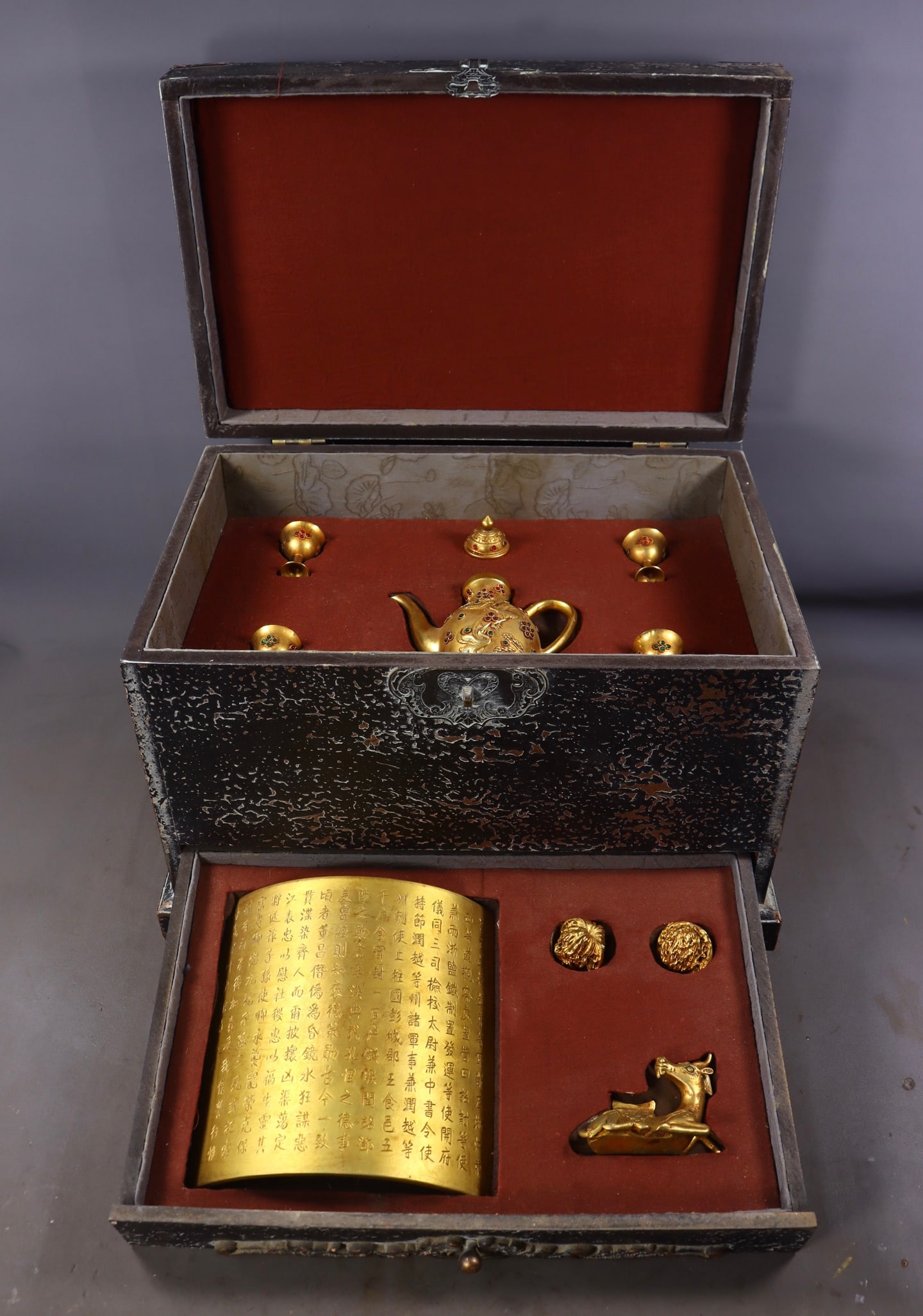 A Set of Fine Gilt Bronze Inlaid Gems Ornaments: A Set of Fine Gilt Bronze Inlaid Gems Ornaments,Qing Dynasty,China,Size:(Ewer)6.1inx5.1inx2.8in,(Cup)1.8inx1.4in,(Walnut)1.2in,(Deer)2.6inx3.3inx1.4in,(Ornament)7.9inx7.5inx0.4in,Total Weight:3250g