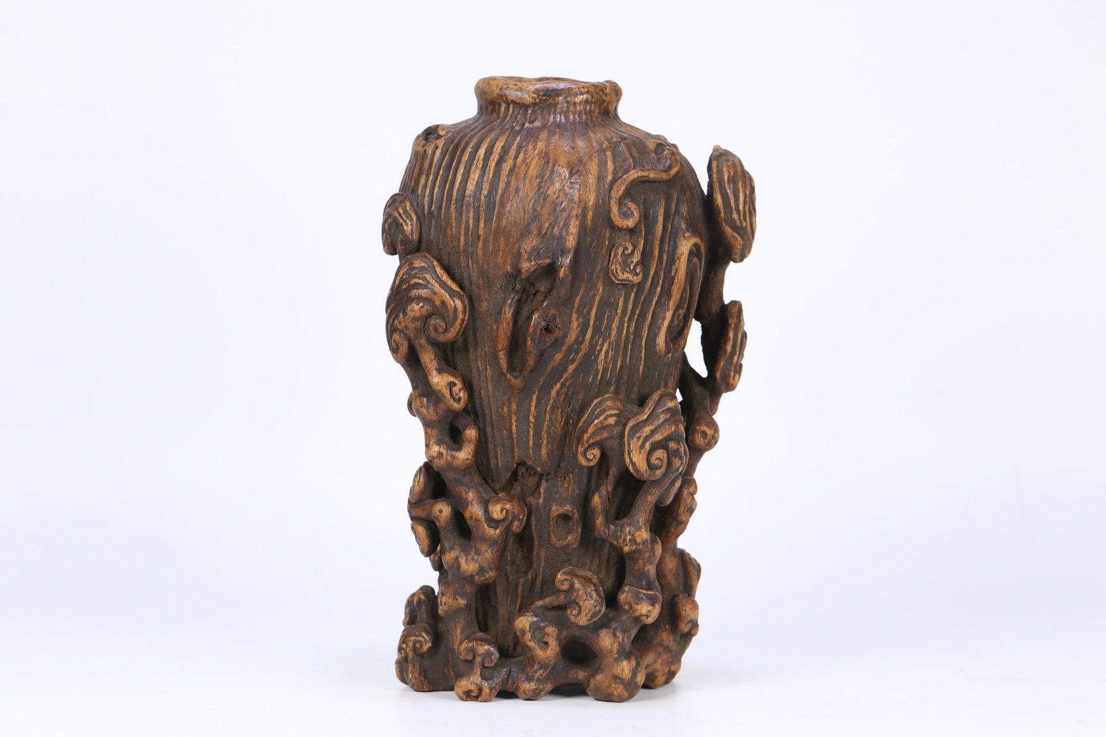 An Exquisite Eaglewood Ganoderma lucidum Pattern Vase - 3