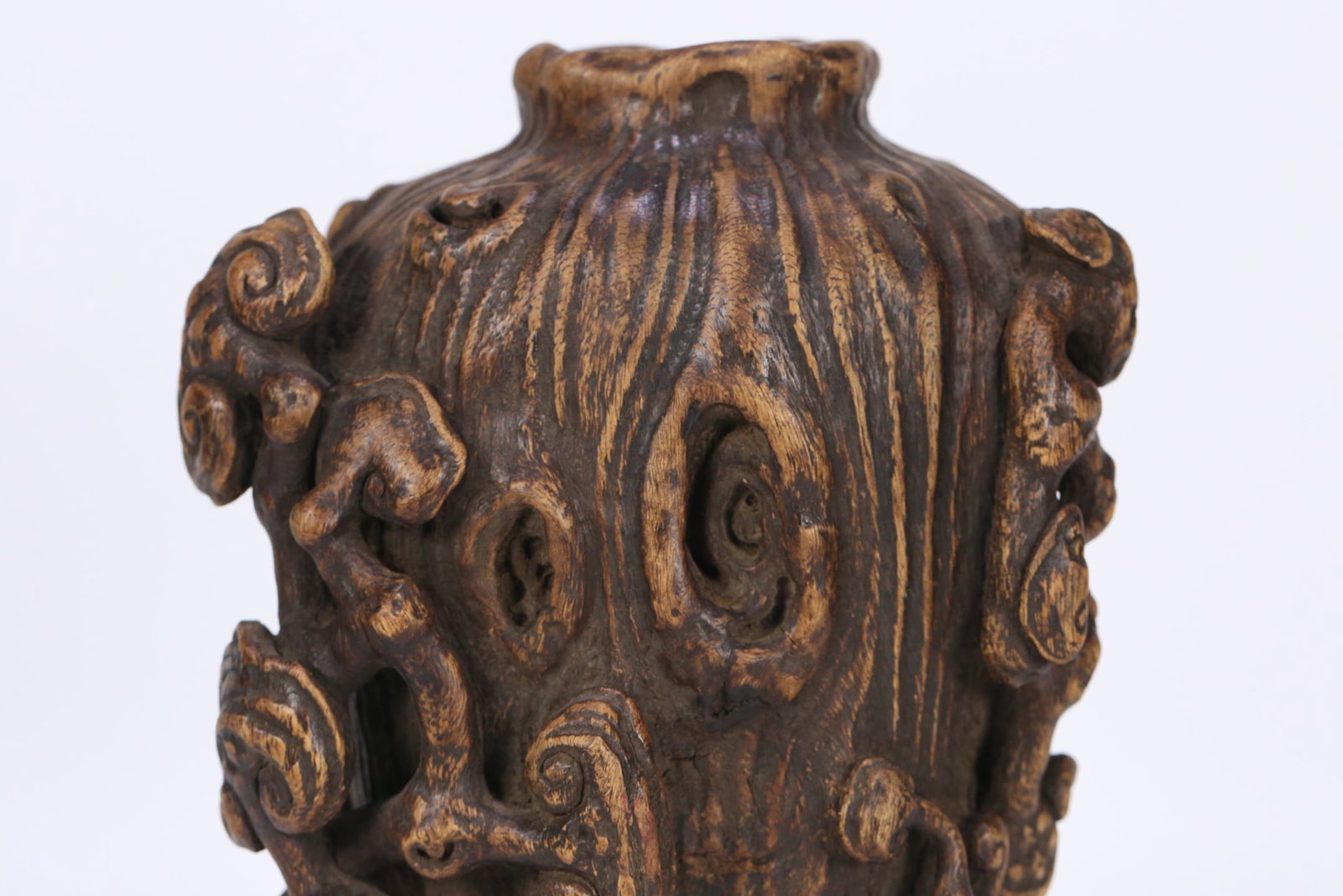 An Exquisite Eaglewood Ganoderma lucidum Pattern Vase - 4