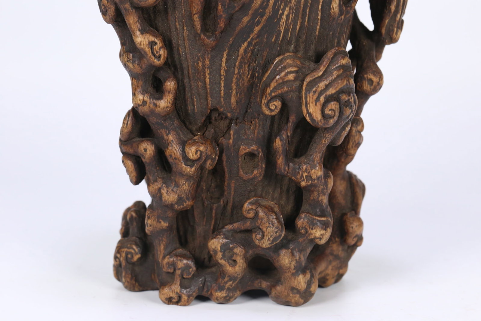 An Exquisite Eaglewood Ganoderma lucidum Pattern Vase - 9