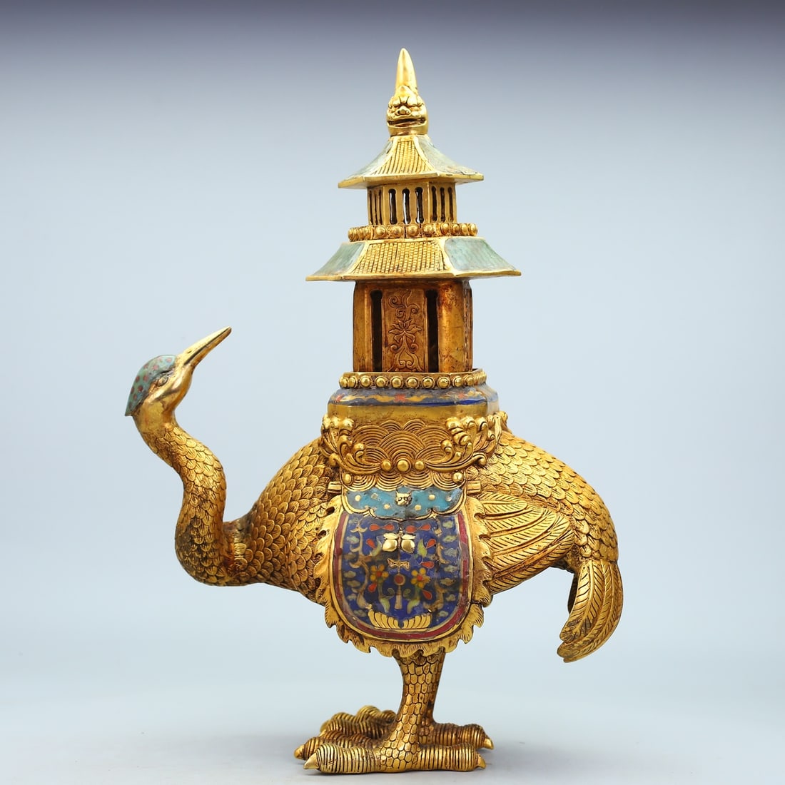 A Huge Cloisonne Flower Pattern Bird-Shaped Censer: A Huge Cloisonne Flower Pattern Bird-Shaped Censer,Qing Dynasty,China,Size:18.5inx13inx5.9in,Weight:3965g景泰蓝花卉纹鸟形熏炉,中ࢲ