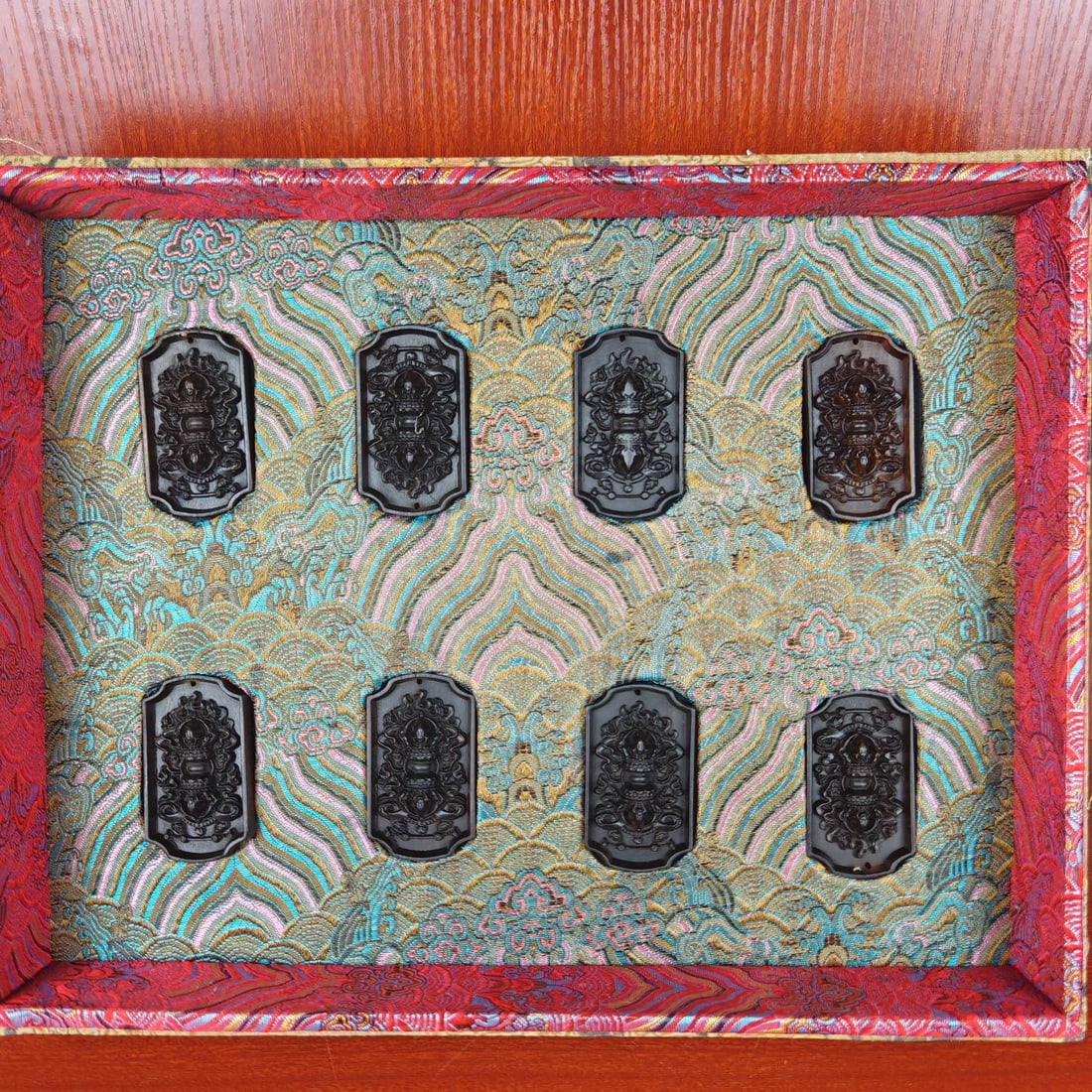 A Set of Fine Eaglewood Vajry Pestle Pattern Pendants (1 of 9)