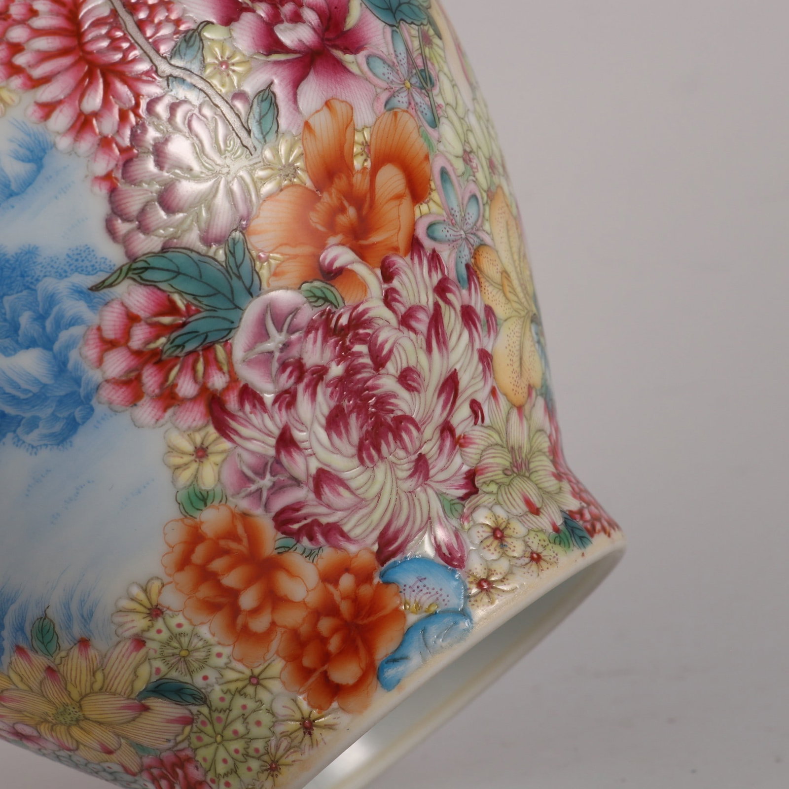 An Exquisite Enamel Flower Pattern Landscape Pattern Double-Ears Vase - 7