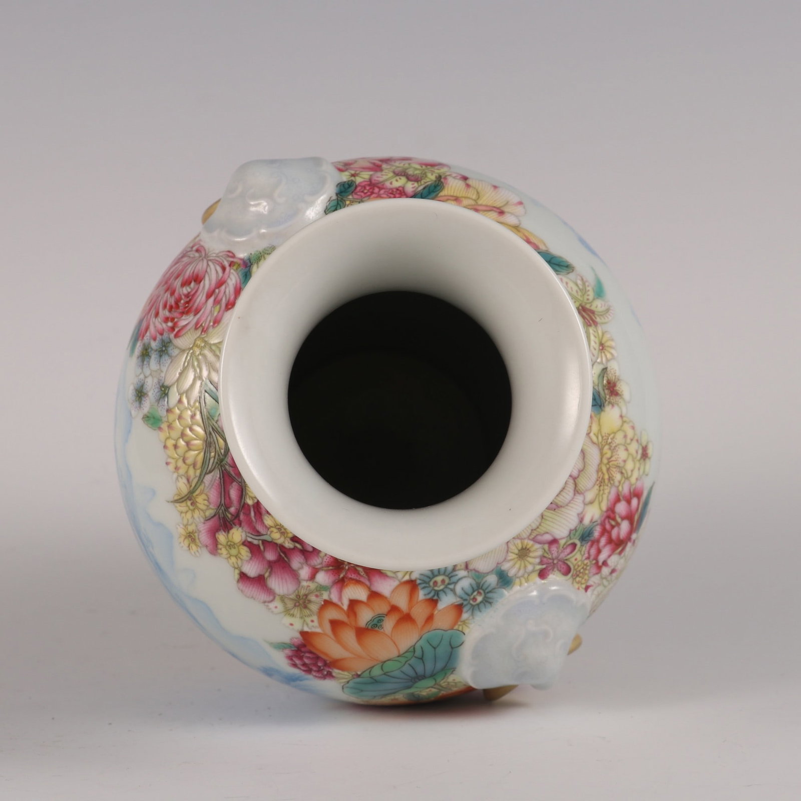 An Exquisite Enamel Flower Pattern Landscape Pattern Double-Ears Vase - 8