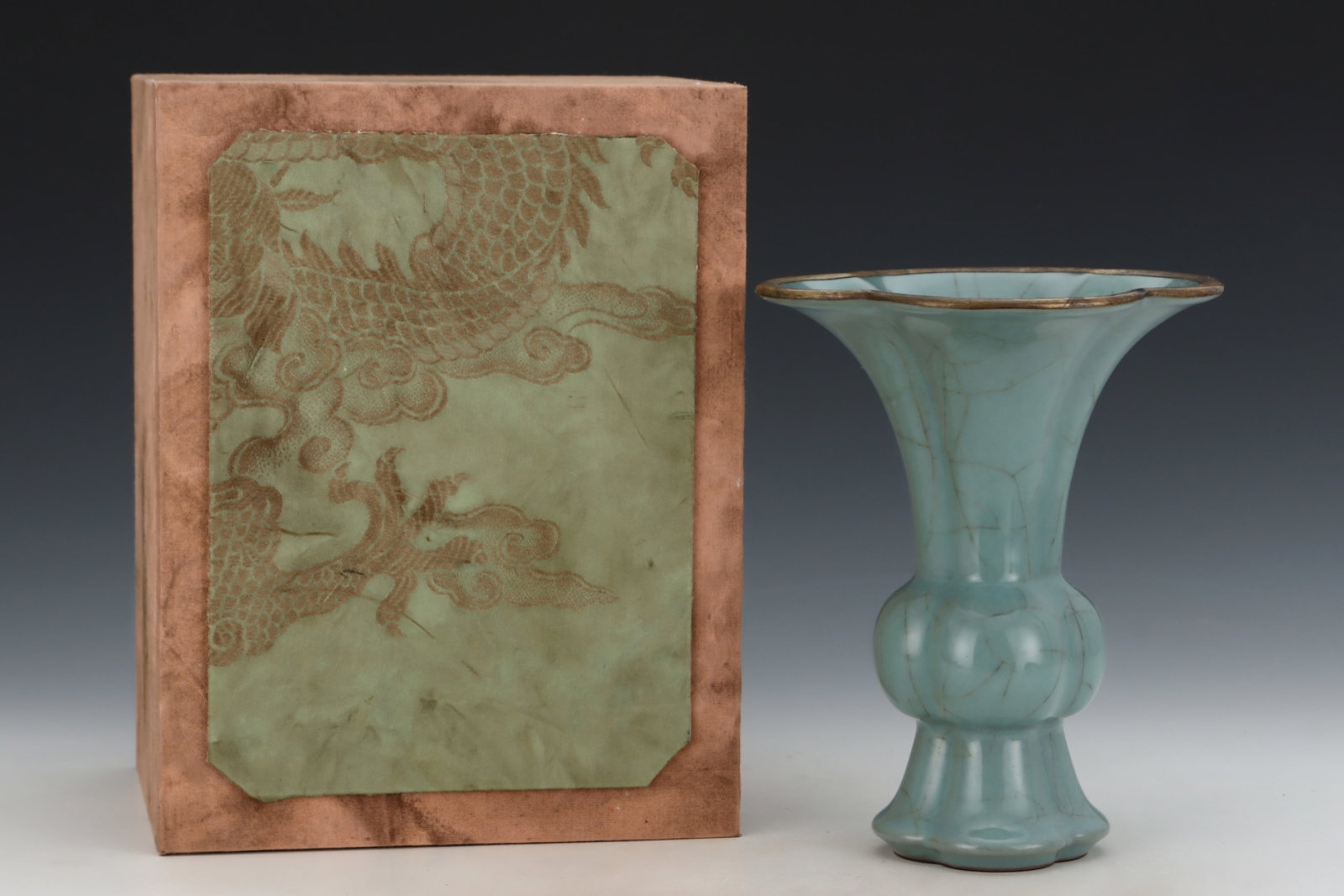 An Exquisite Guan yao Celadon Glazed Painted Gold Vase: An Exquisite Guan yao Celadon Glazed Painted Gold Vase,Song Dynasty,China,With Mark,Size:8.9inx7.1in