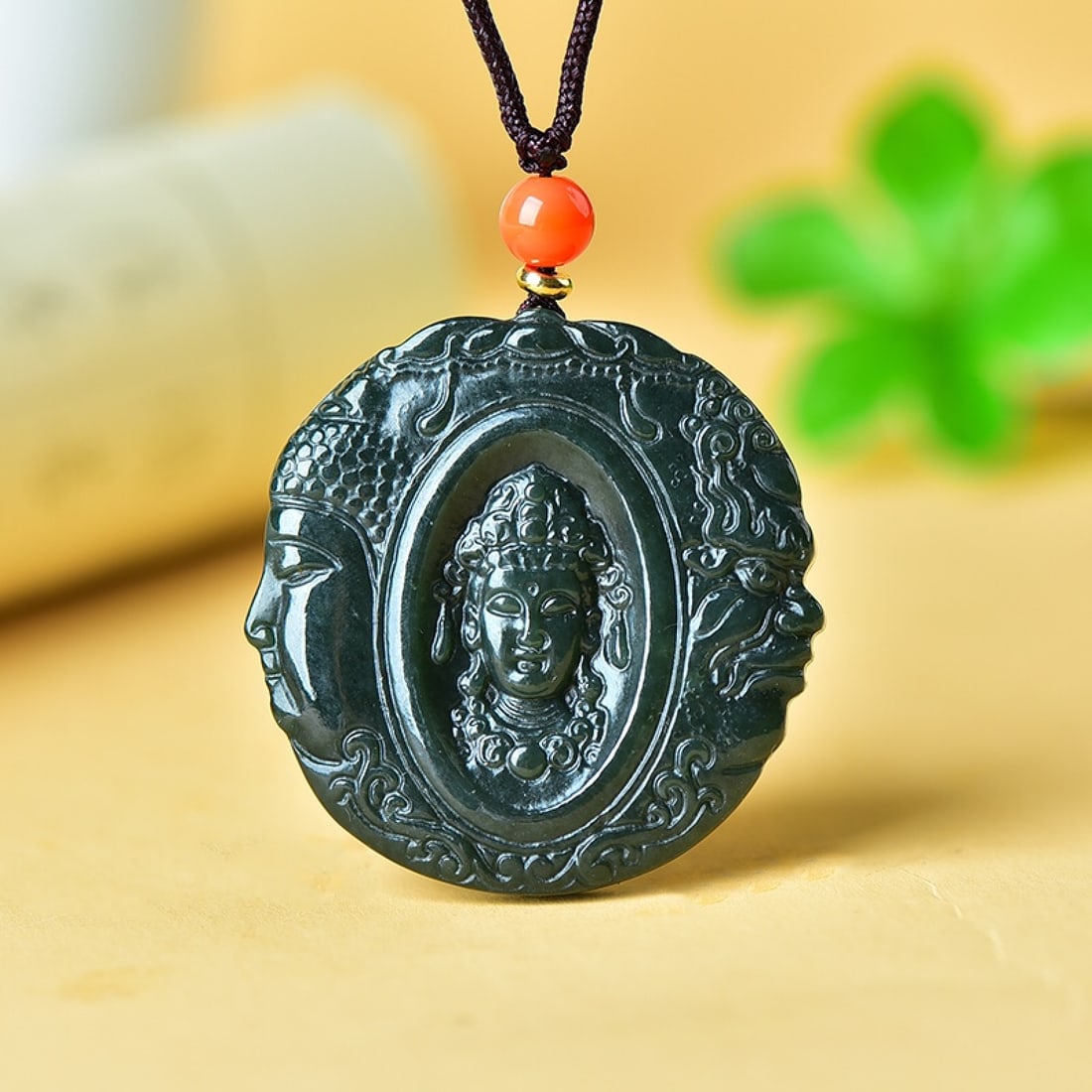 An Exquisite Jasper Pendant Buddha Statue: An Exquisite Jasper Pendant Buddha Statue,Size:48×49mm 碧玉挂件佛像