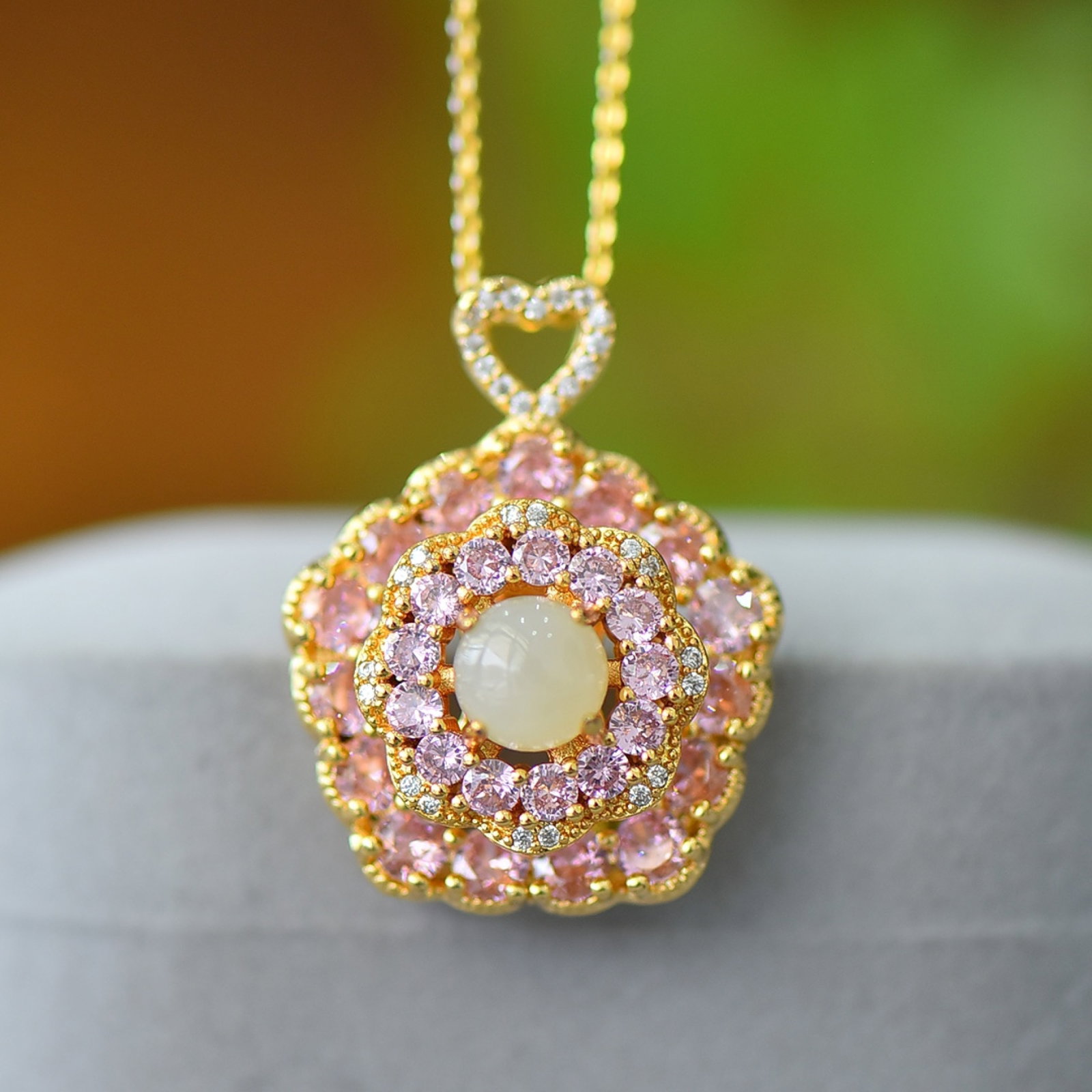 A Set of Fine Bronze-Gold Plated Inlaid White Jade Jewelry: A Set of Fine Bronze-Gold Plated Inlaid White Jade Jewelry,Size:(Necklace)3.1inx3.1in,(Ring)3.1inx3.1in 一套铜镀金镶白玉首饰