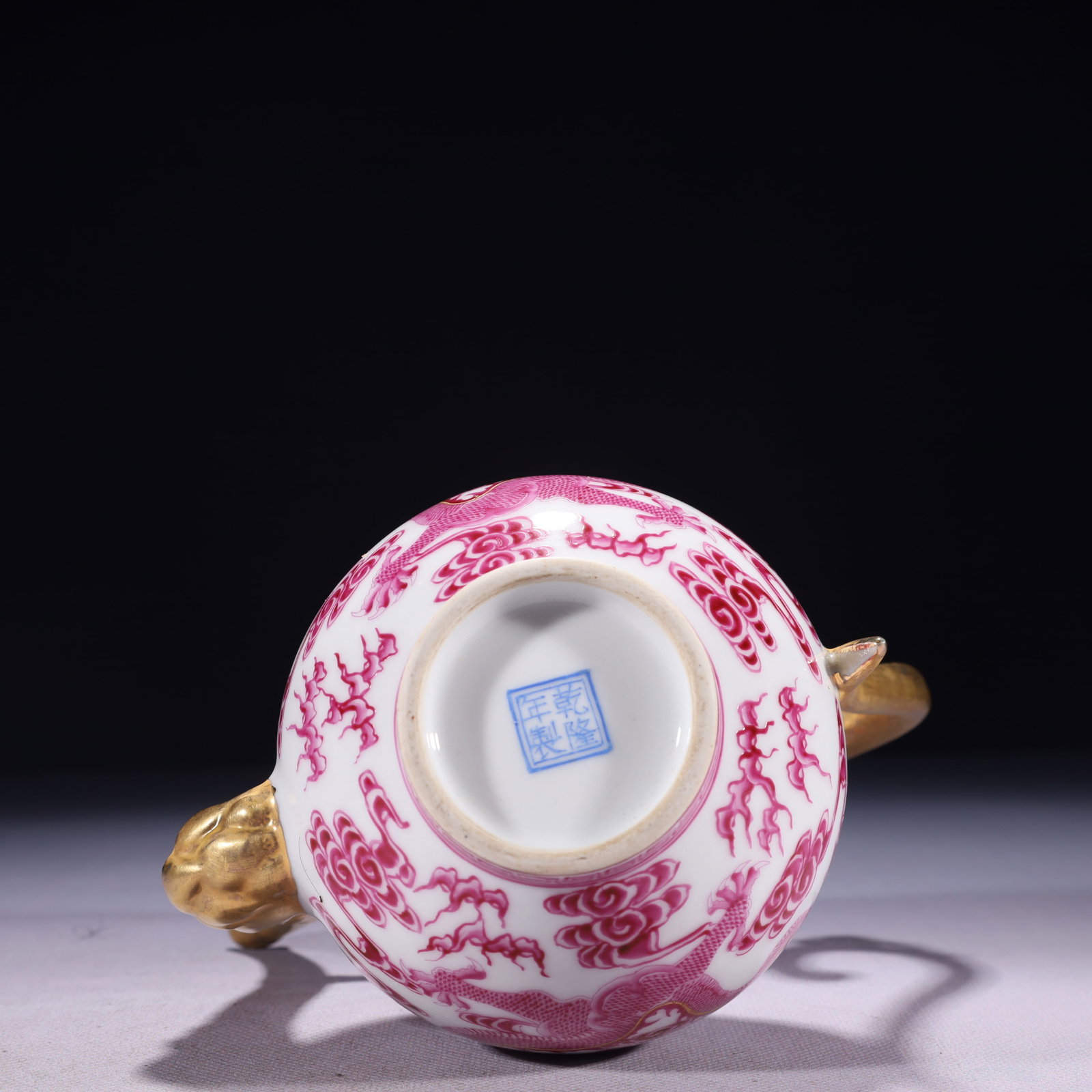 An Exquisite Ruby Red-Glazed Painted Gold Auspicious Cloud and Dragon Pattern Ewer - 11