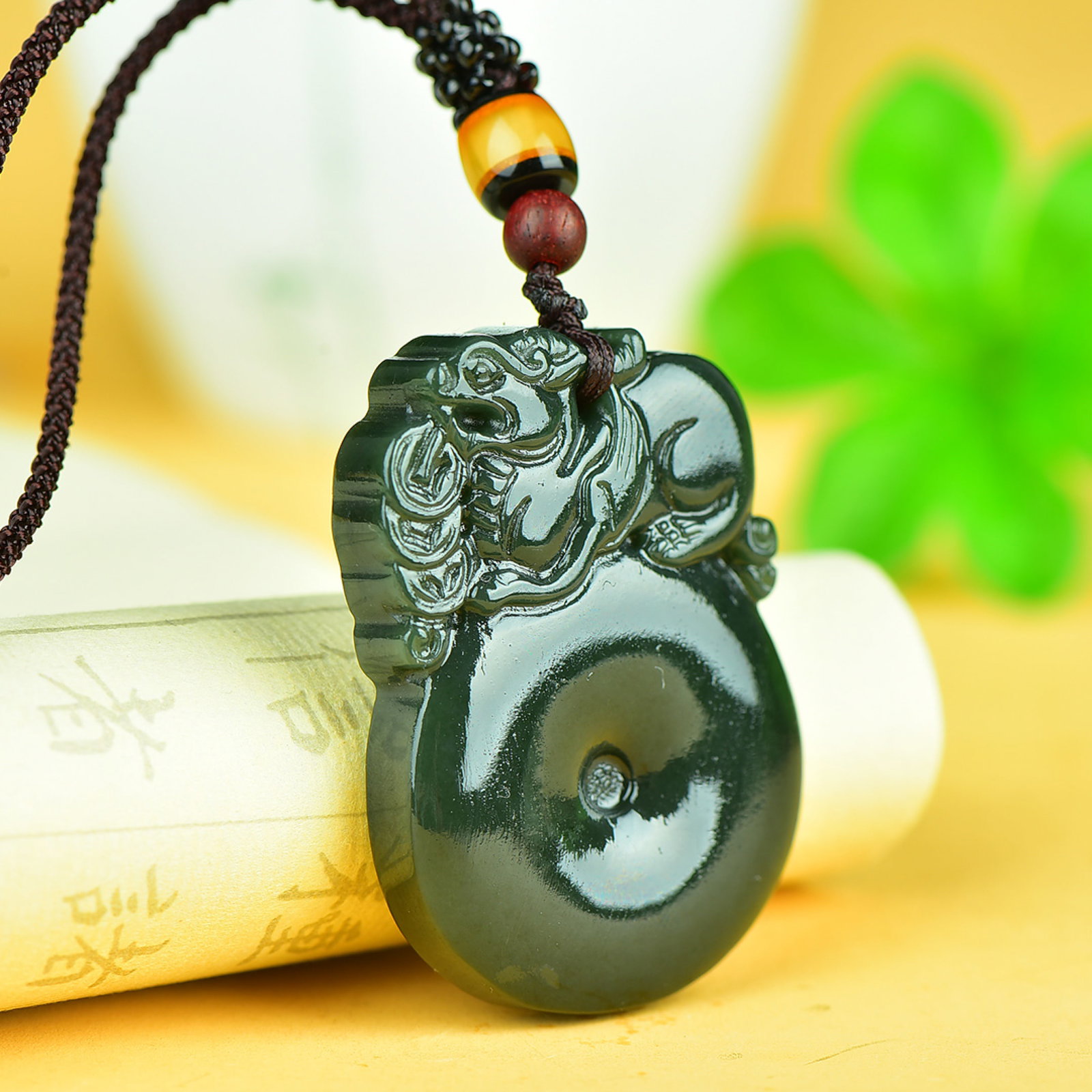 An Exquisite Jasper Auspicious Beast Pattern Pendant - 2