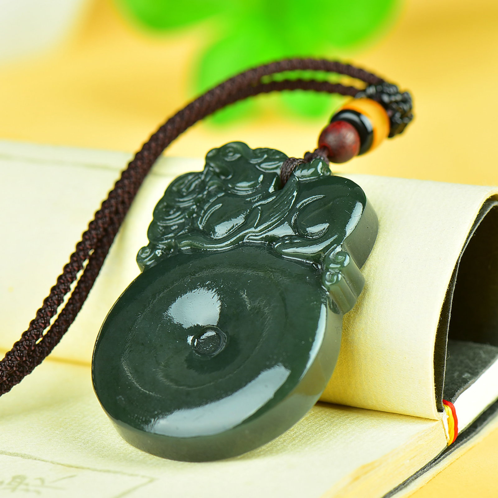 An Exquisite Jasper Auspicious Beast Pattern Pendant - 3