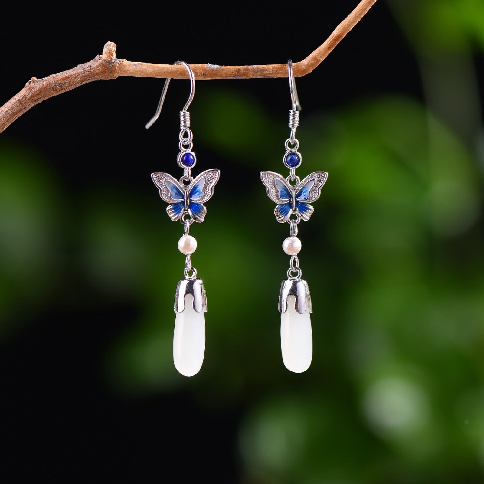 A Pair of Exquisite Sterling Silver Inlaid White Jade Enamel Earrings,Inlaid Pearls: A Pair of Exquisite Sterling Silver Inlaid White Jade Enamel Earrings,Inlaid Pearls,Size:5mmx15mm