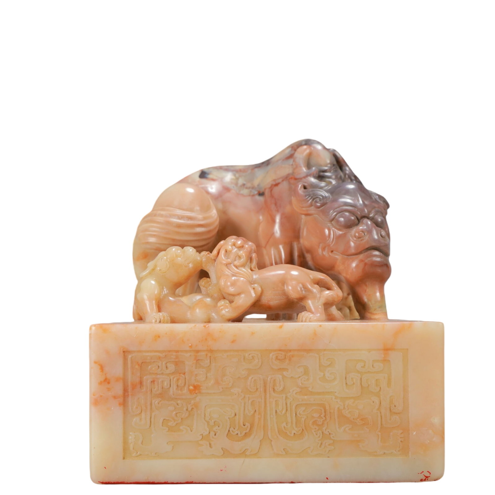 An Exquisite Shoushan Stone Auspicious Beast Seal: An Exquisite Shoushan Stone Auspicious Beast Seal,Qing Dynasty, China,Qianlong Mark,Size:6.7inx7.1in,Weight:7450g 寿山石子母兽印章,中国ę