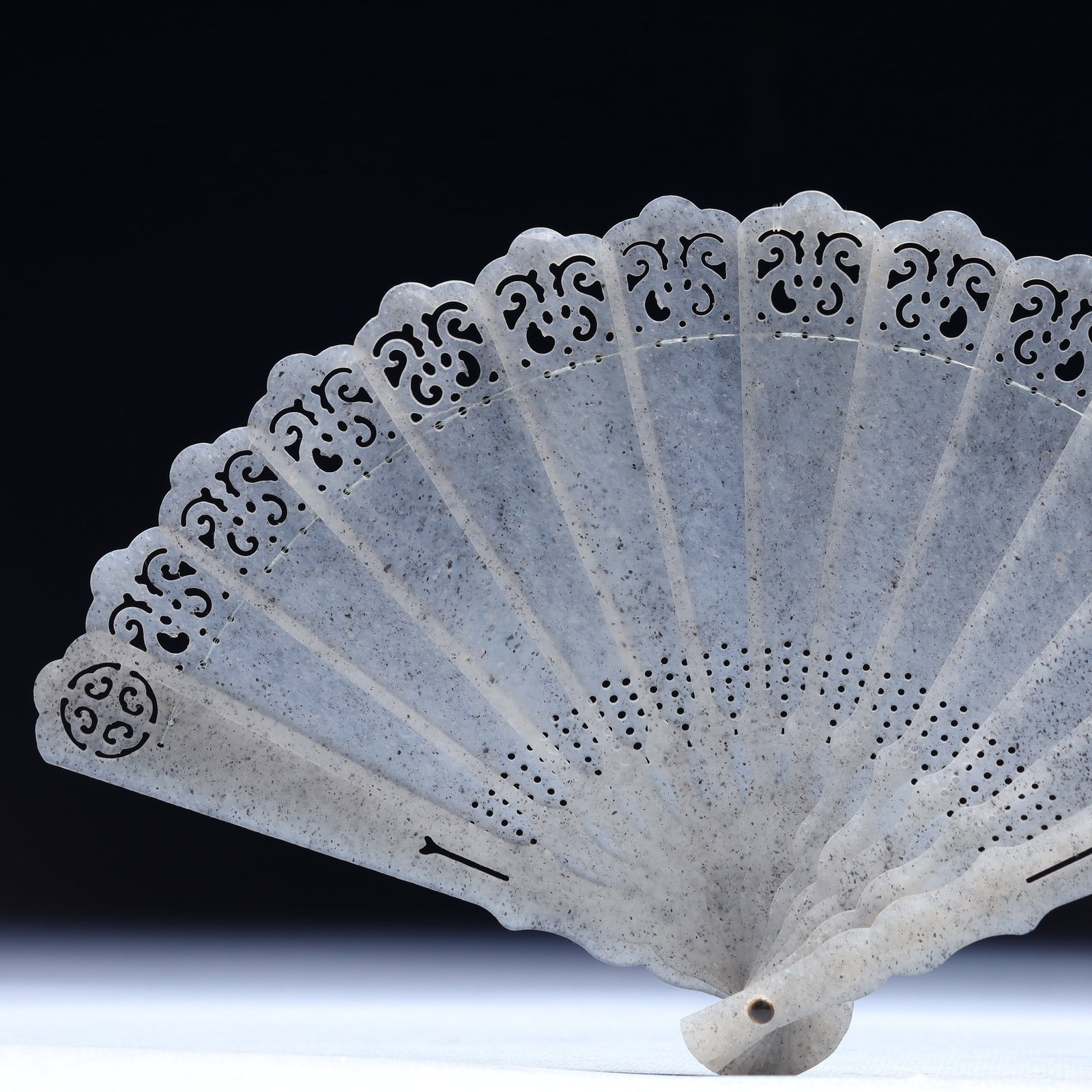 An Exquisite White Jade Lotus Pattern Fan - 2
