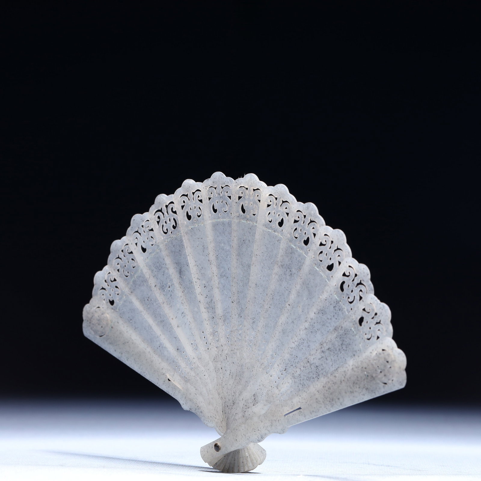 An Exquisite White Jade Lotus Pattern Fan - 4