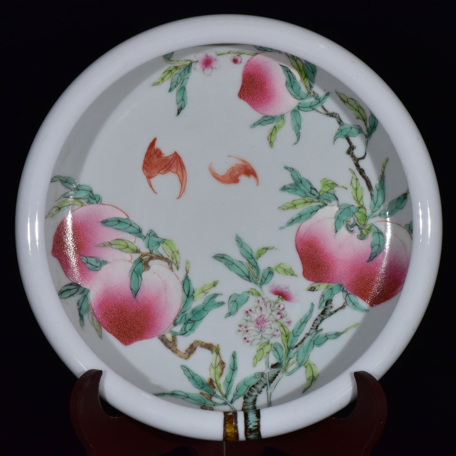 An Exquisite Famille-Rose Bats and Peach Pattern Brush Washer: An Exquisite Famille-Rose Bats and Peach Pattern Brush Washer,Qing Dynasty,China,Yongzheng Six-character Mark,Size:3inx11.6in