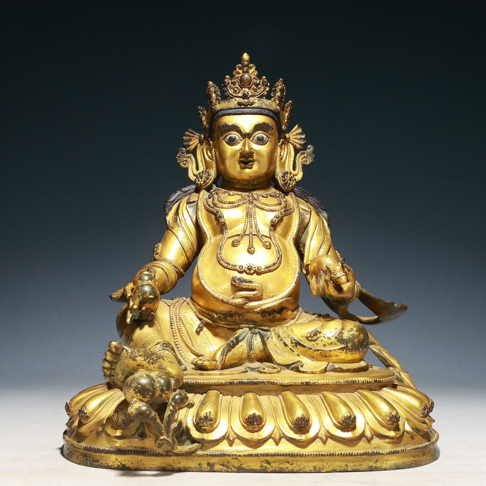 A Solemn Gilt Bronze Statue of Mammon: A Solemn Gilt Bronze Statue of Mammon,Qing Dynasty,China,Size:13inx9.8inx15.7in,Weight:15200g 铜鎏金财神像,中国清代