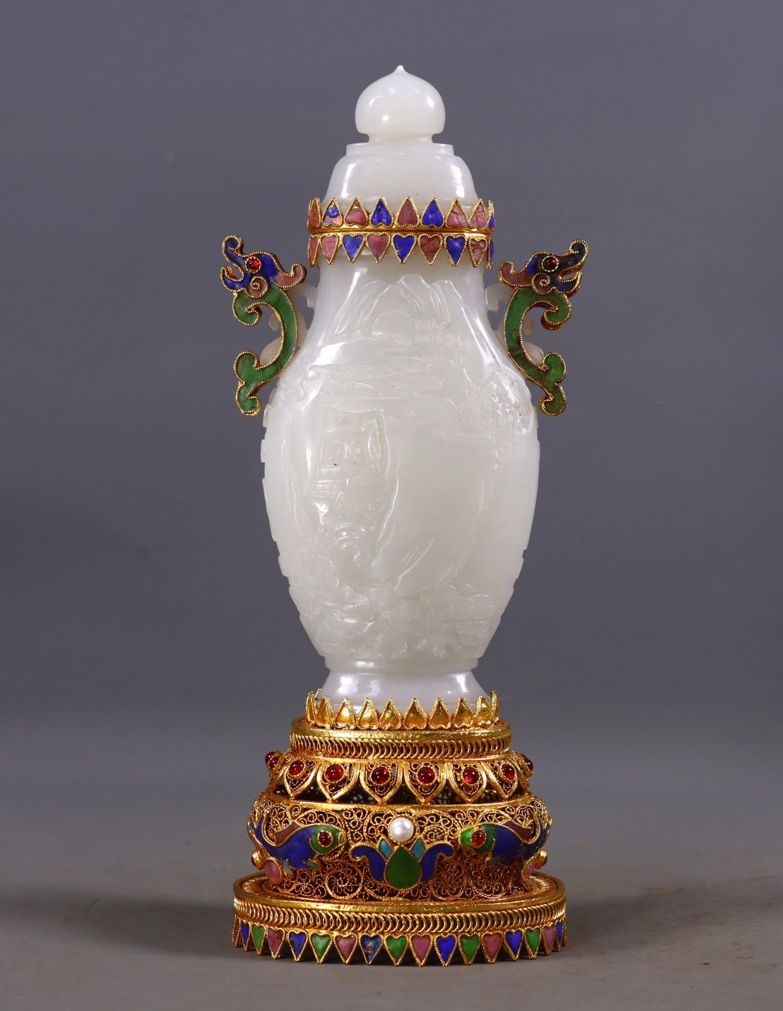 An Exquisite Filigree and Gilding Inlaid White Jade Lotus Pattern Beast-Ears Bottle,Inlaid Gems: An Exquisite Filigree and Gilding Inlaid White Jade Lotus Pattern Beast-Ears Bottle,Inlaid Gems,Qing Dynasty,China,Qianlong Four-character Mark,Size:8.9inx3.5inx2.8in,Weight:422g 花丝Ź