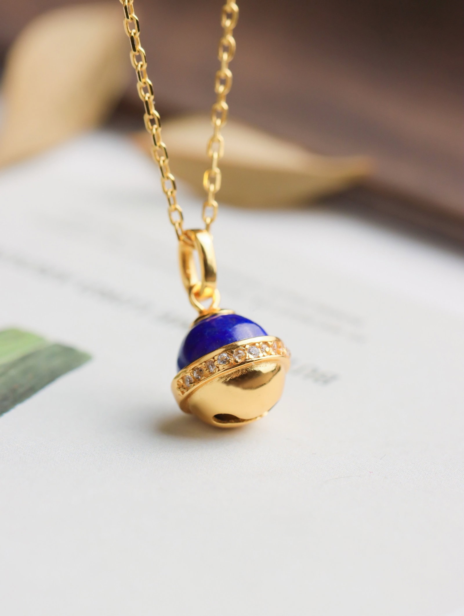 An Exquisite Sterling Silver-Gold Plated Inlaid Lapis Lazuli Pendant, Inlaid Diamond: An Exquisite Sterling Silver-Gold Plated Inlaid Lapis Lazuli Pendant, Inlaid Diamond 纯银镀金镶青金石吊坠,嵌钻石